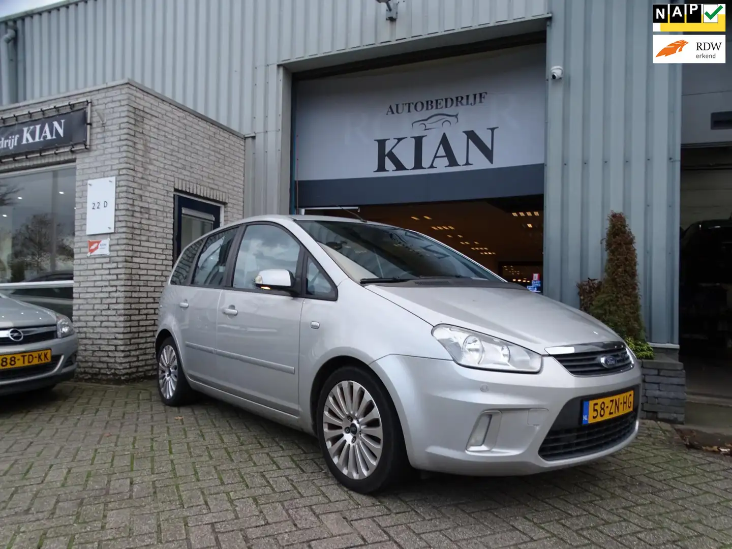 Ford C-Max 1.8-16V Titanium Flexifuel Grau - 1