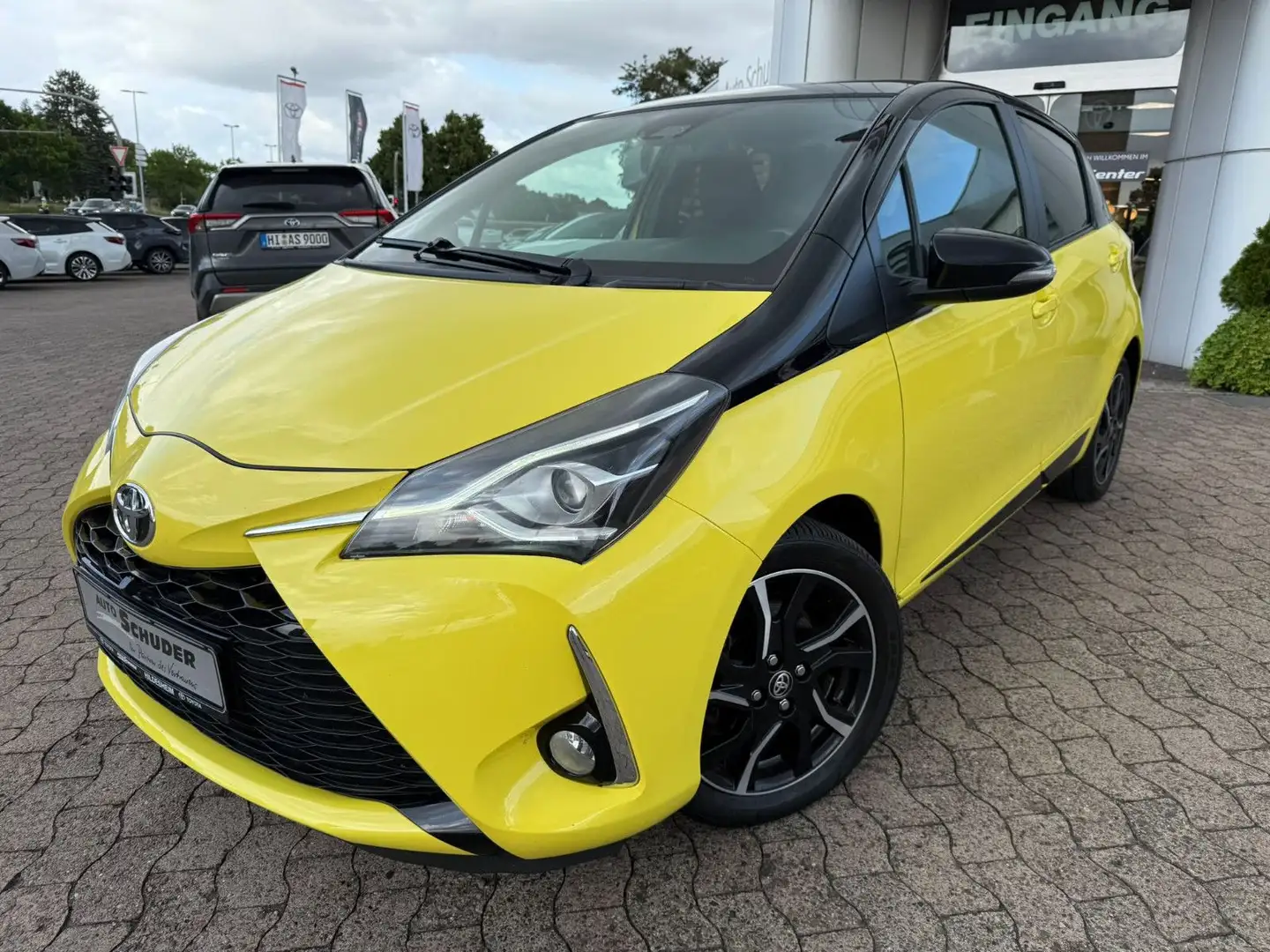 Toyota Yaris Hybrid Energy**WENIG KM** Giallo - 1