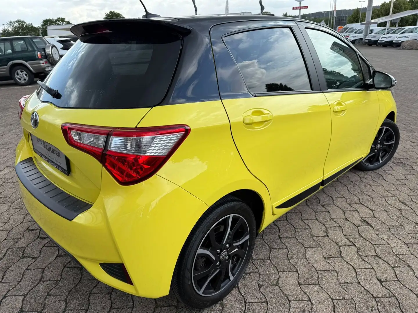 Toyota Yaris Hybrid Energy**WENIG KM** Giallo - 2