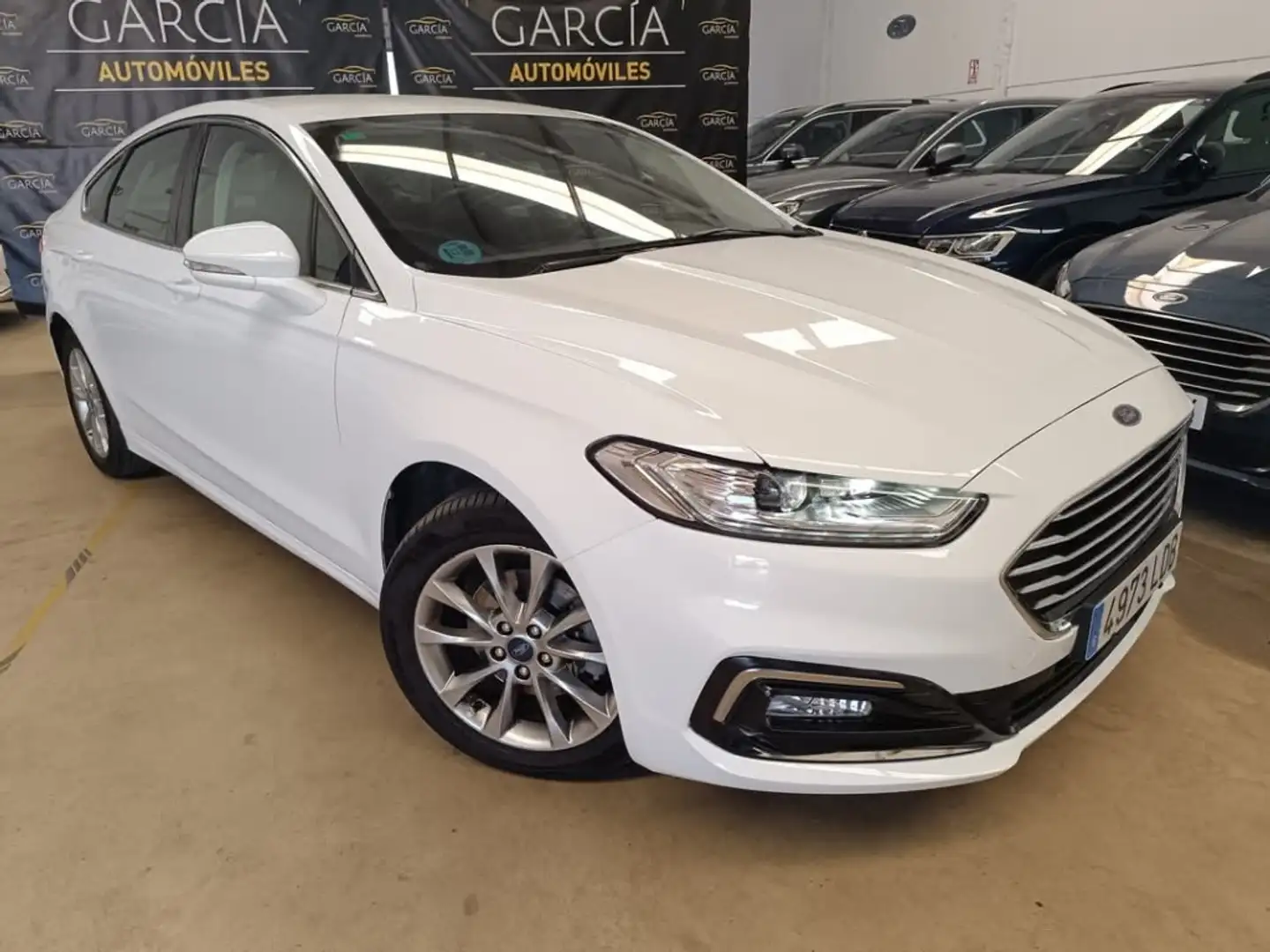 Ford Mondeo 2.0TDCI Titanium 150 Weiß - 1