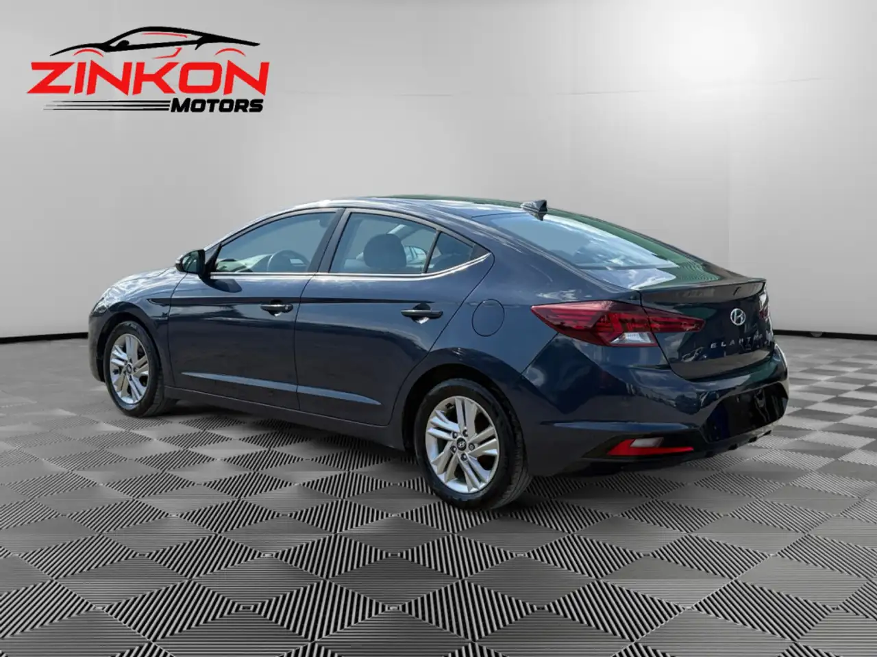 Hyundai ELANTRA снимка Hyundai ELANTRA