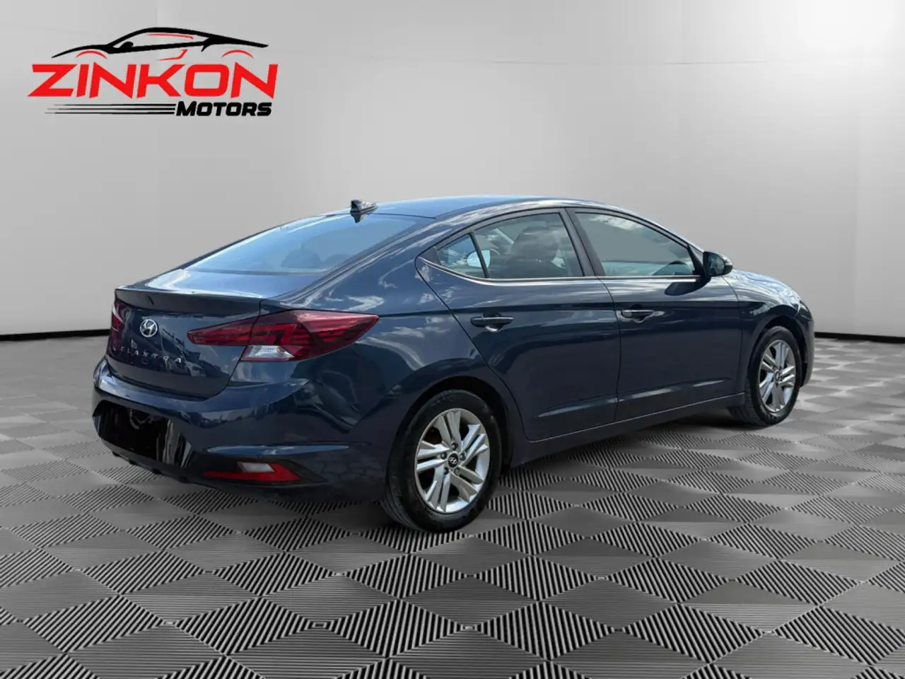 Hyundai ELANTRA снимка Hyundai ELANTRA