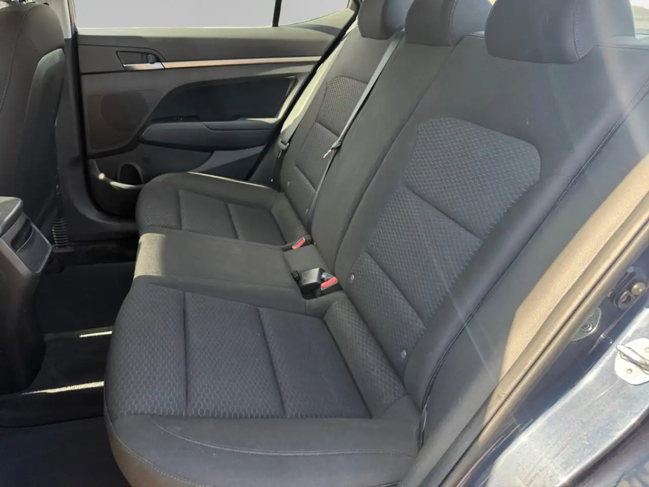 Hyundai ELANTRA снимка Hyundai ELANTRA