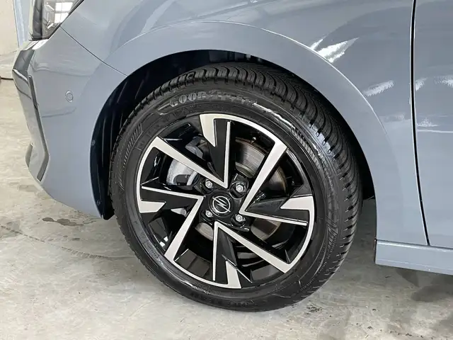Opel Corsa view 9