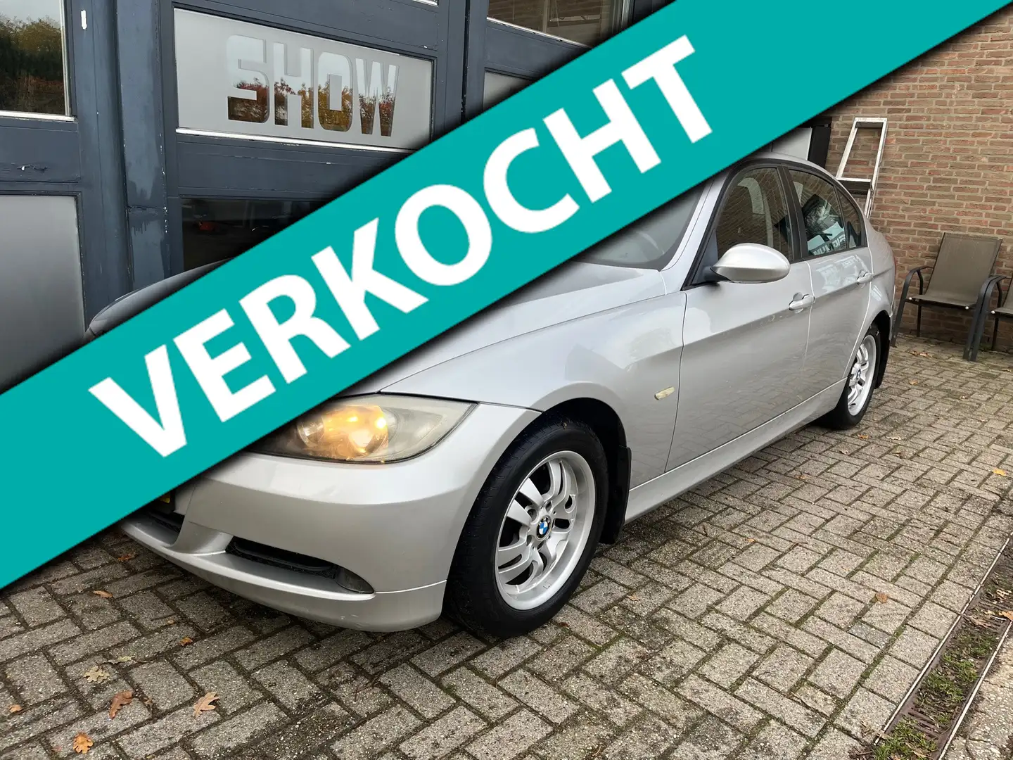 BMW 320 3-serie 320i Dynamic Executive, 2e eigenaar! 6-bak Grijs - 1