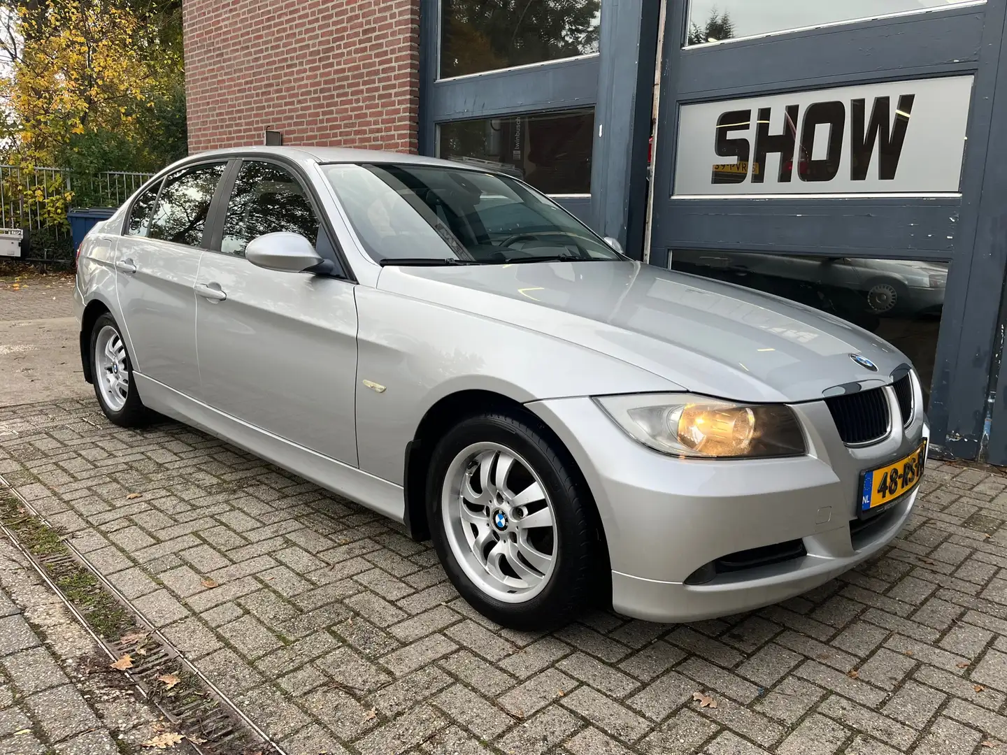 BMW 320 3-serie 320i Dynamic Executive, 2e eigenaar! 6-bak Grau - 2