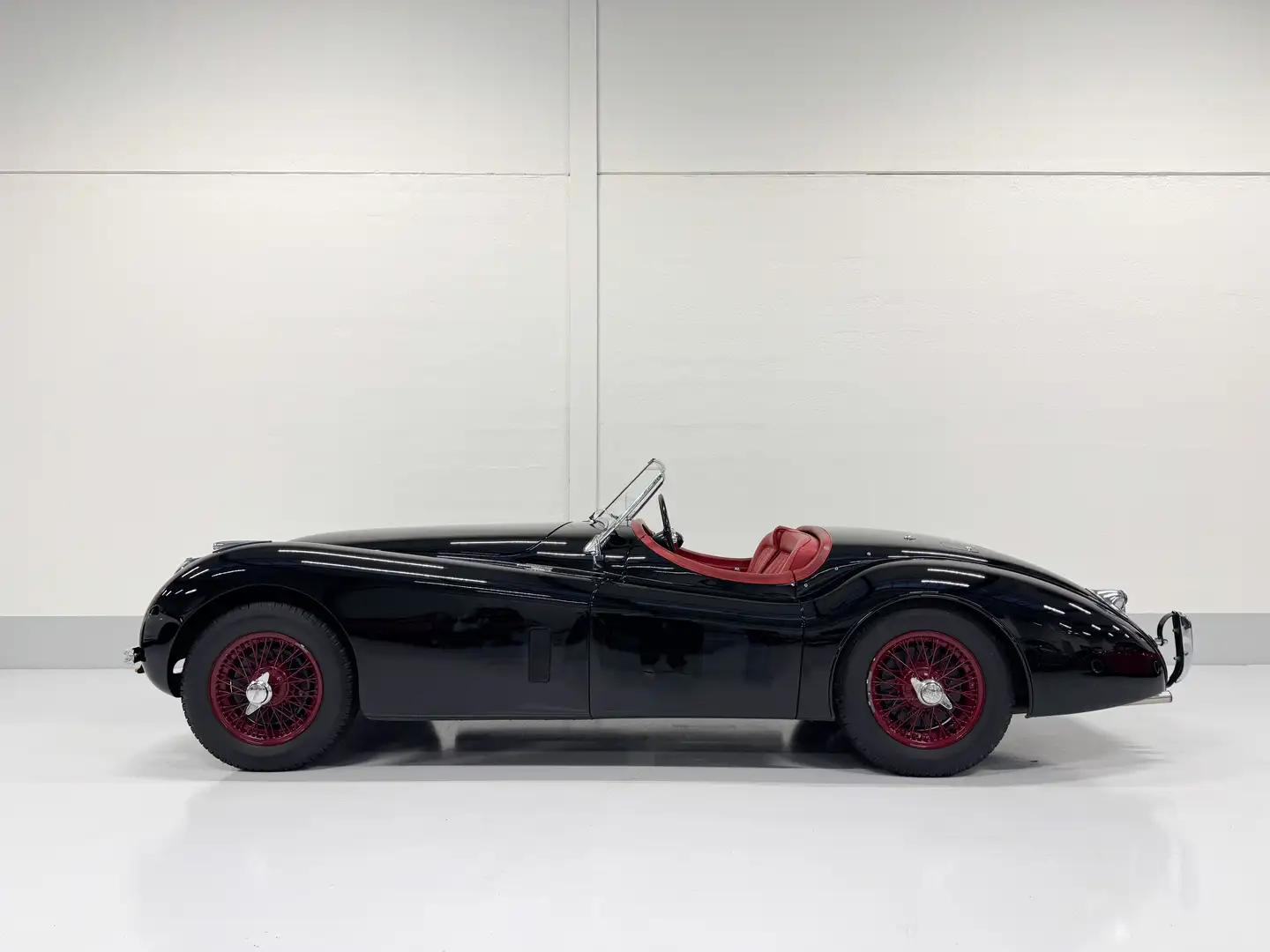 Jaguar XK 120 OTS *matching numbers/colours* Noir - 1