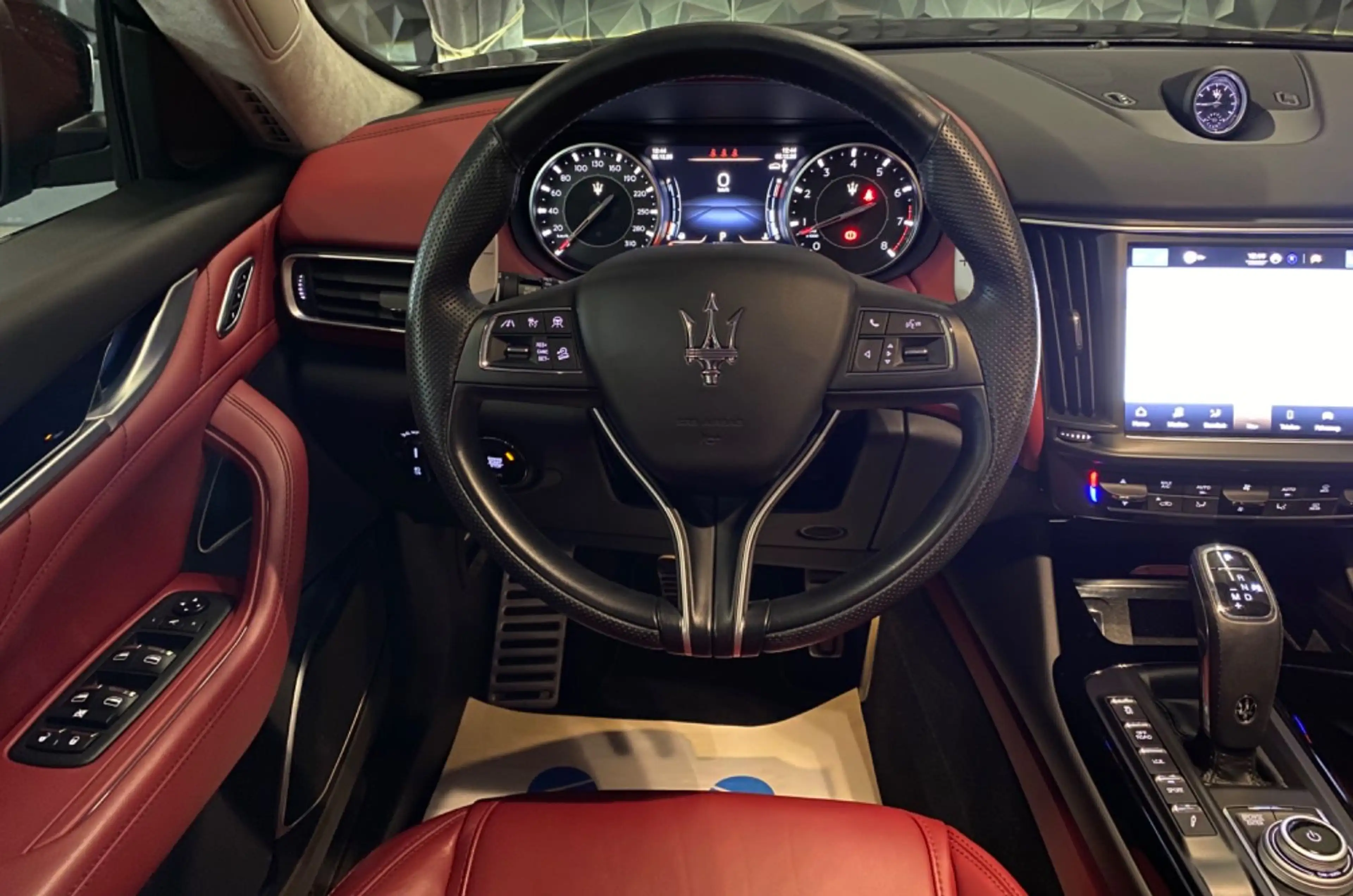 Maserati Levante Modena S, rotes Leder,1 Hand, Navi, 360° — photo 13