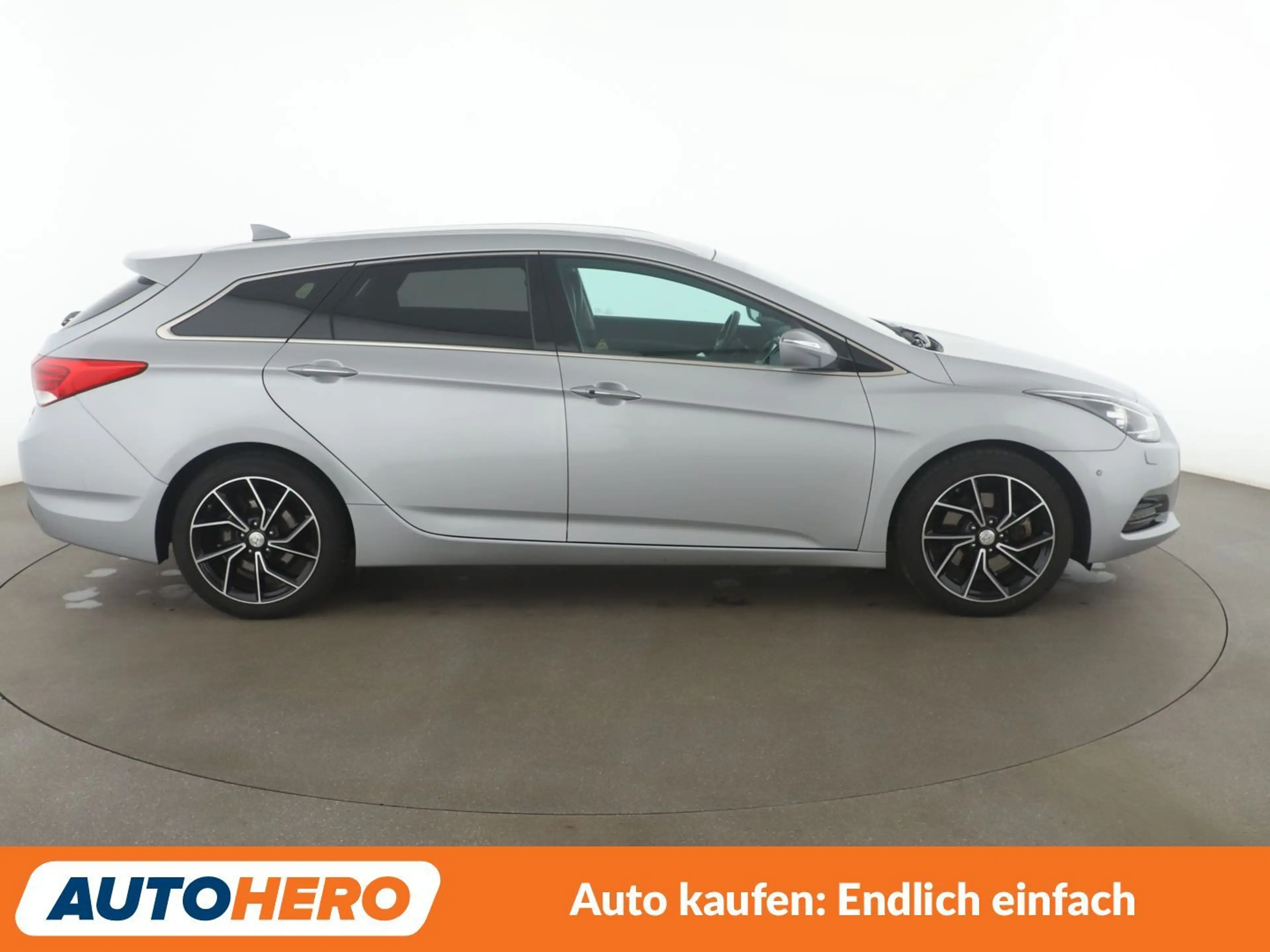 Hyundai i40 1.6 CRDi Space Plus*NAVI*TEMPO*PDC*SHZ* — photo 7