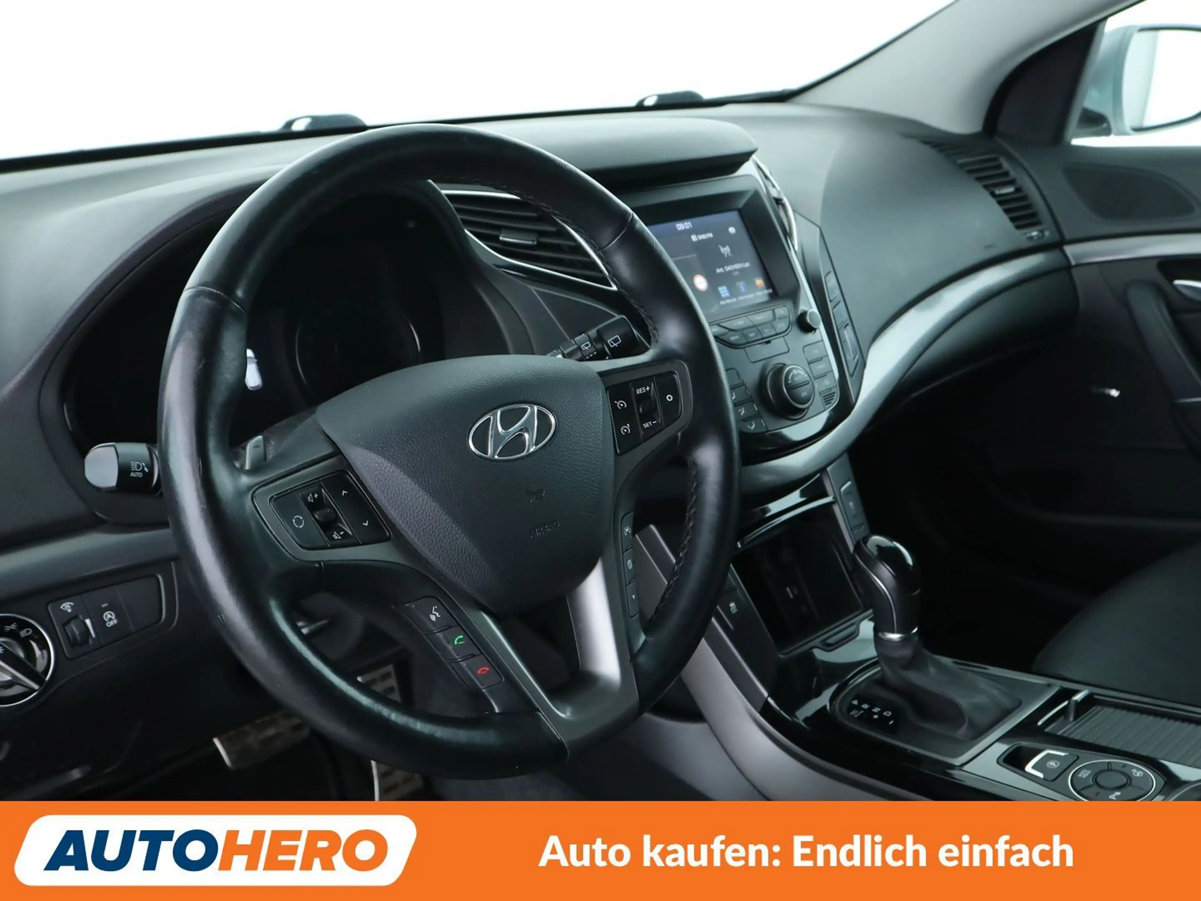 Hyundai i40 1.6 CRDi Space Plus*NAVI*TEMPO*PDC*SHZ* — photo 11