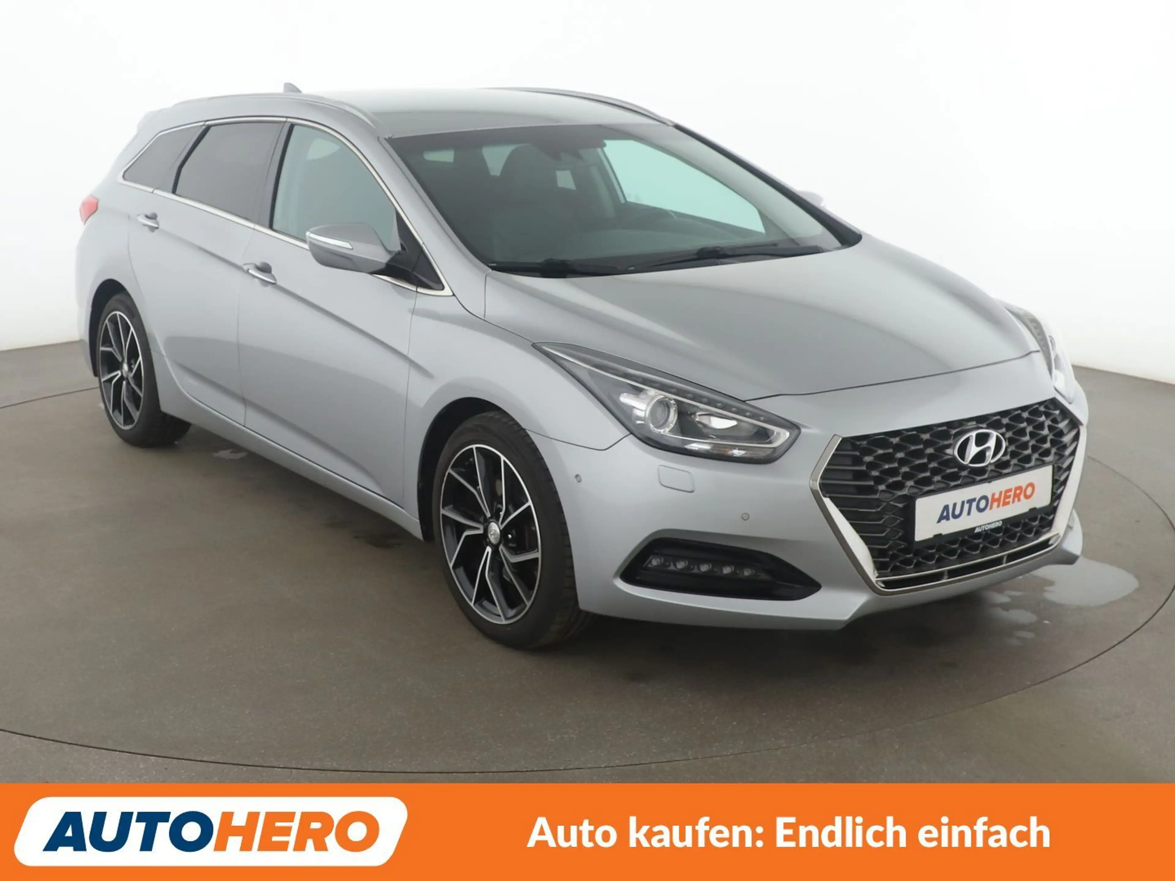 Hyundai i40 1.6 CRDi Space Plus*NAVI*TEMPO*PDC*SHZ* — photo 8