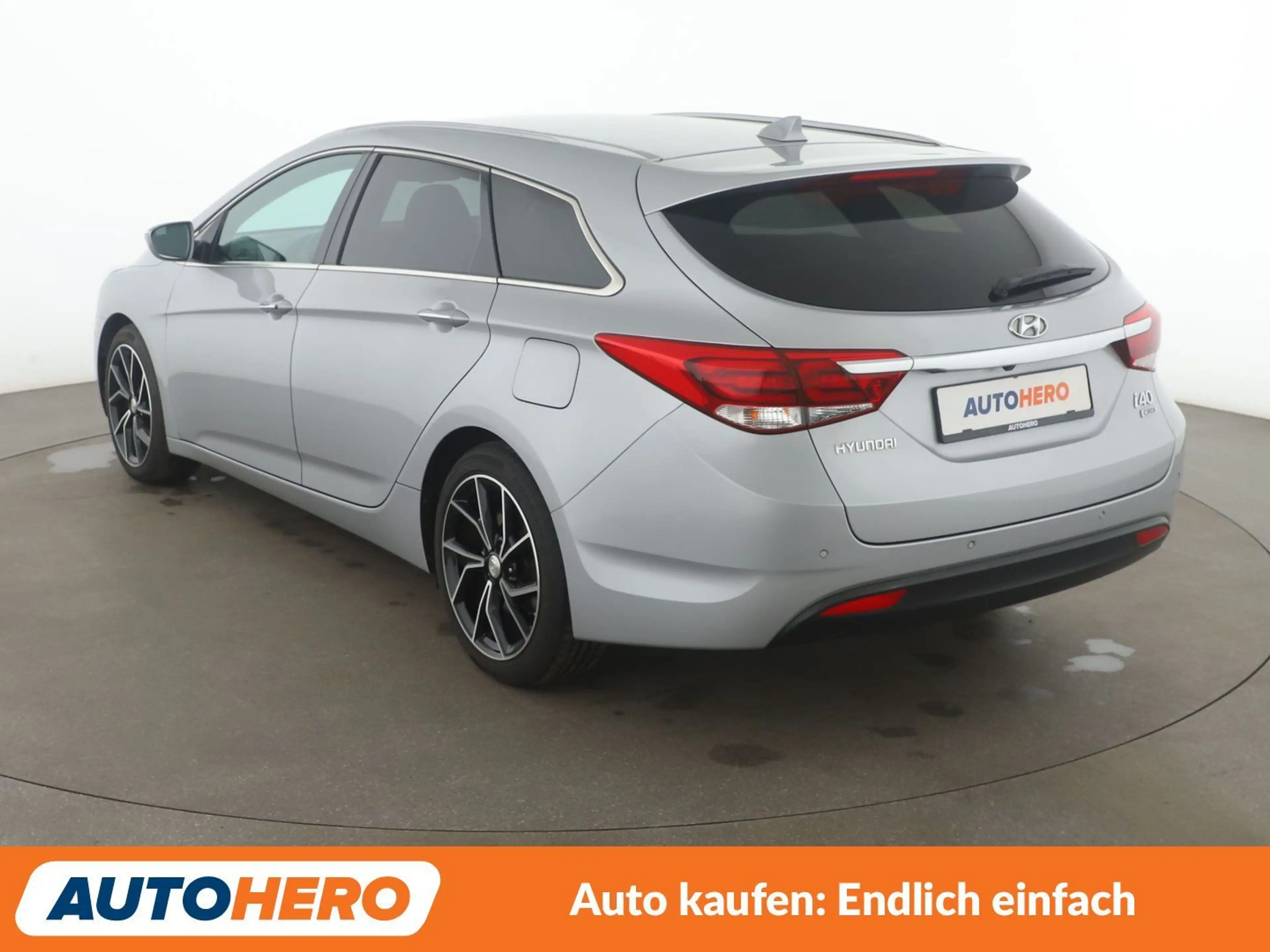 Hyundai i40 1.6 CRDi Space Plus*NAVI*TEMPO*PDC*SHZ* — photo 4