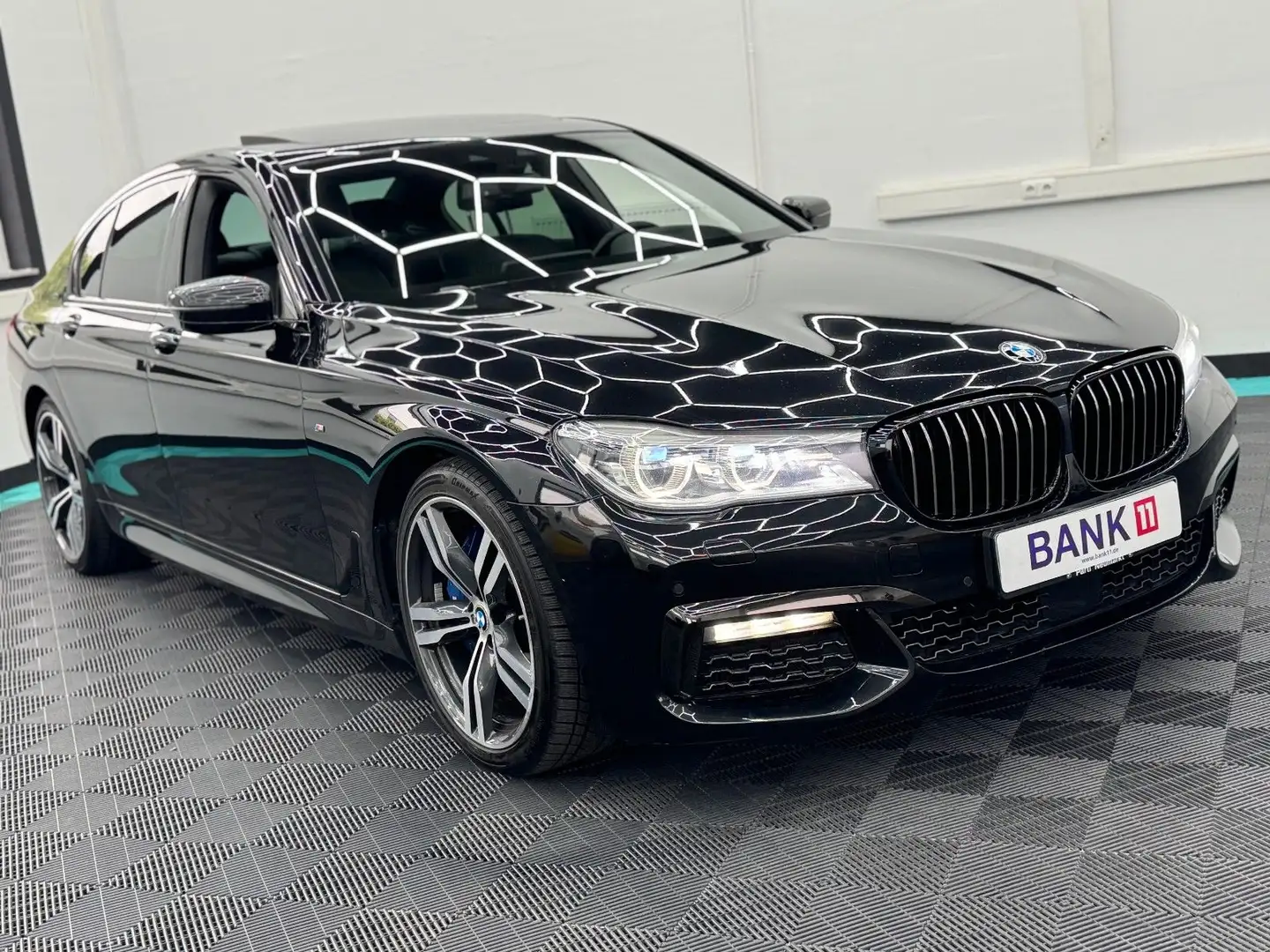 BMW 740 d xDrive M-Paket INDIVIDUAL/HUD/MASSAGE/ACC Schwarz - 1