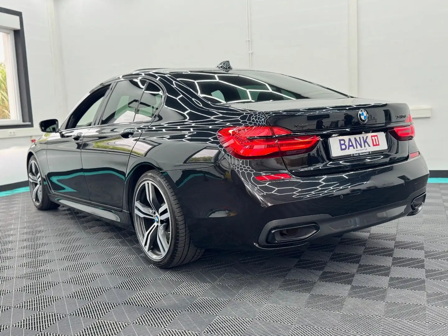 BMW 740 d xDrive M-Paket INDIVIDUAL/HUD/MASSAGE/ACC Schwarz - 2