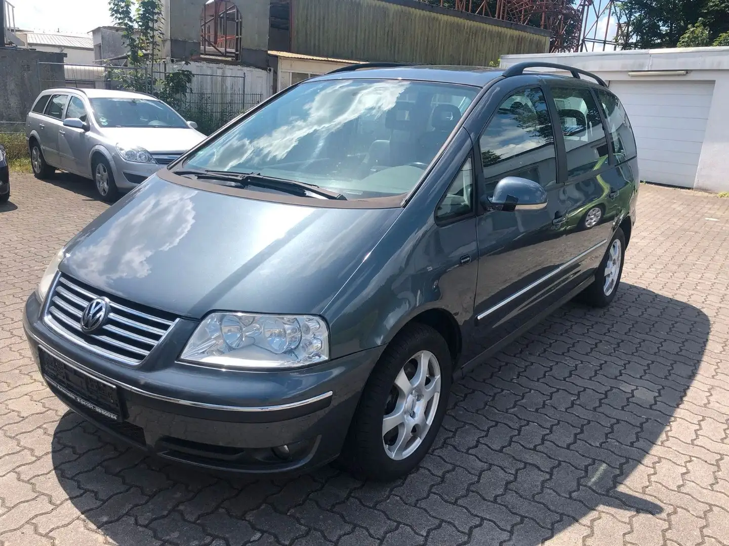 Volkswagen Sharan Highline/7 Sitze/S.Dach/Aut. Grau - 1