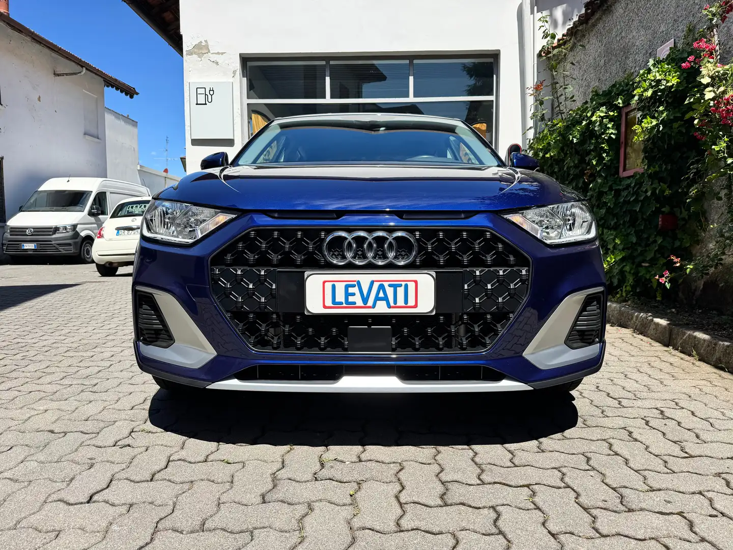 Audi A1 A1 allstreet 30 1.0 tfsi Admired 110cv S-tronic Azul - 2