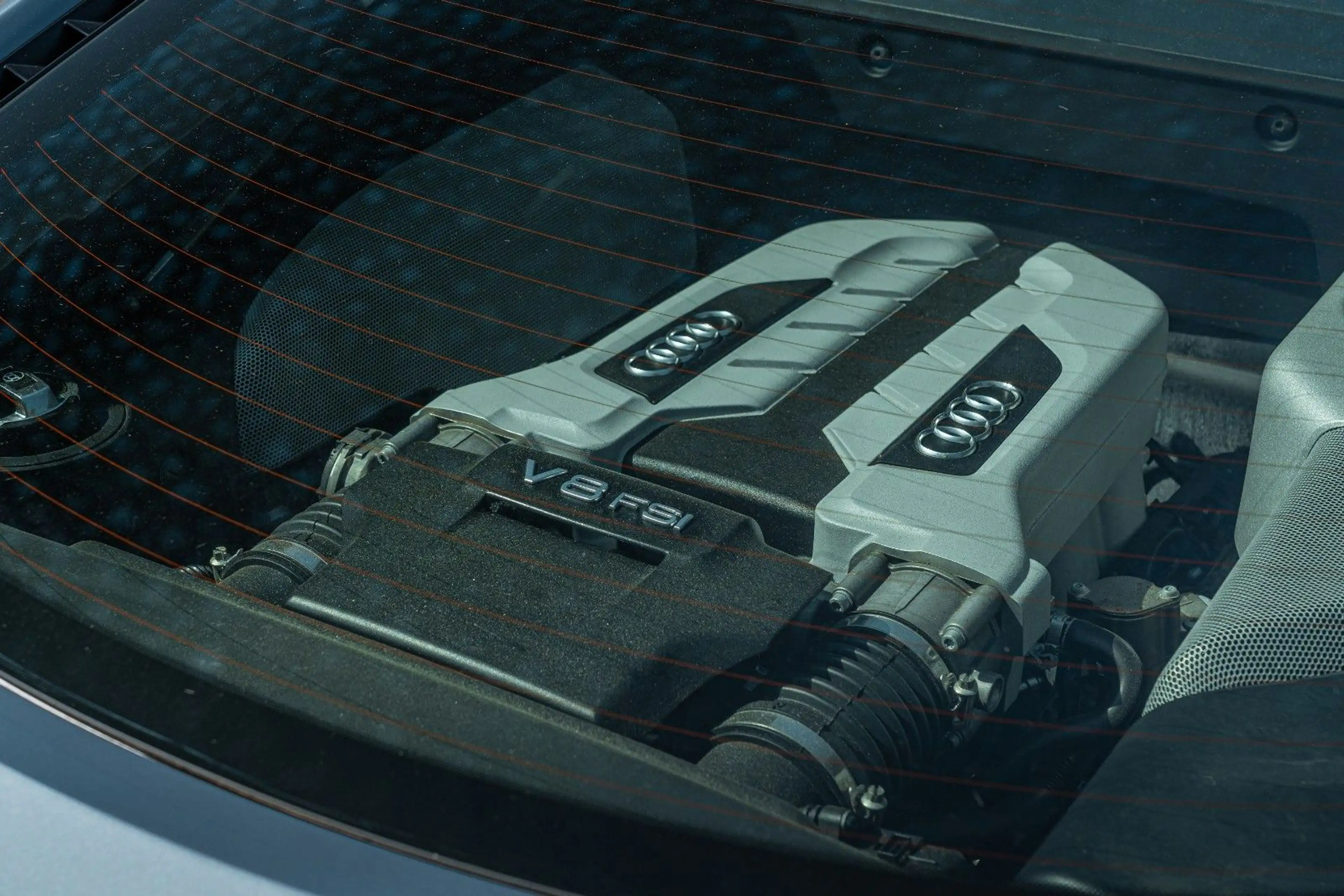 Audi R8 Coupe 4.2 FSI quattro — photo 15
