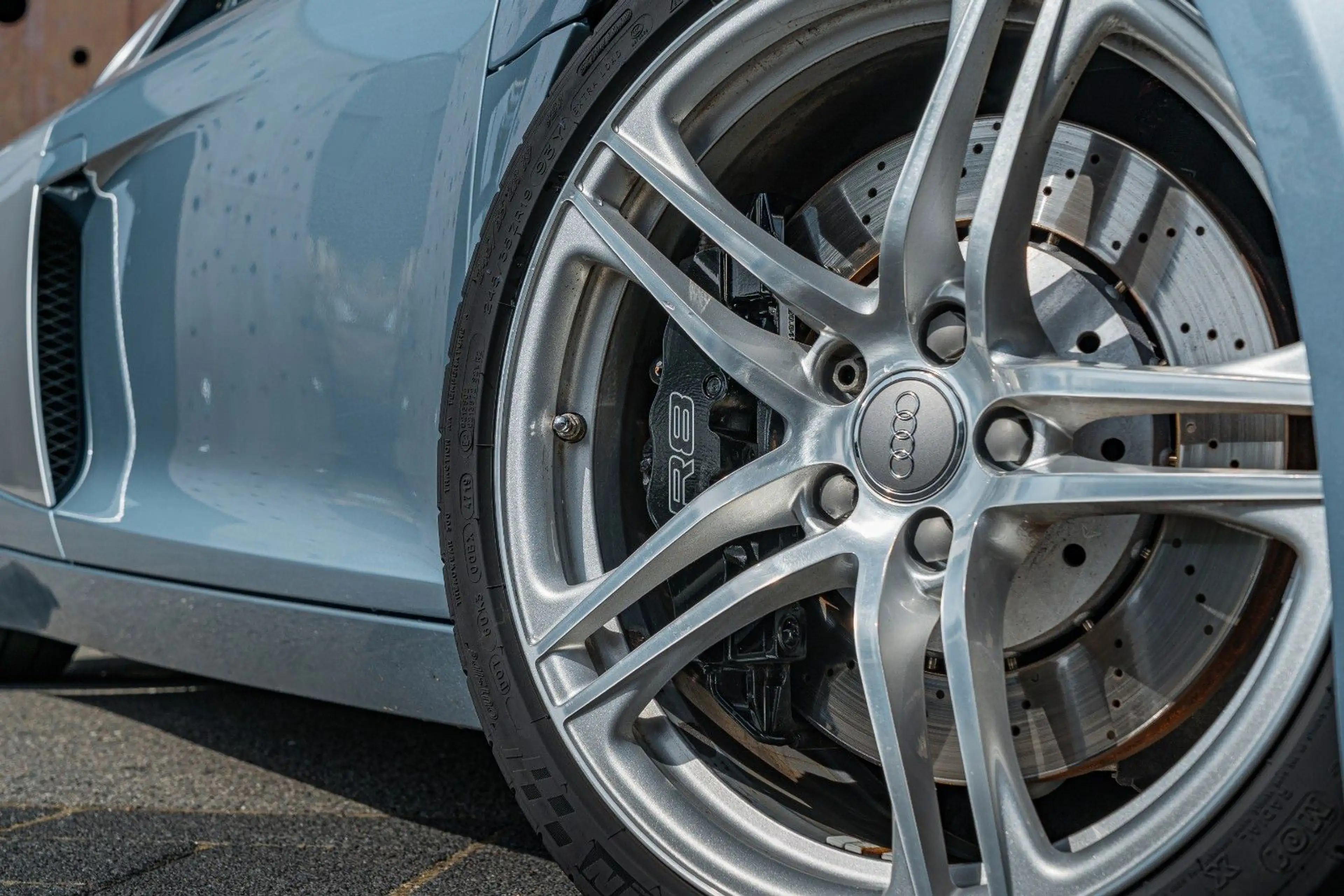 Audi R8 Coupe 4.2 FSI quattro — photo 10