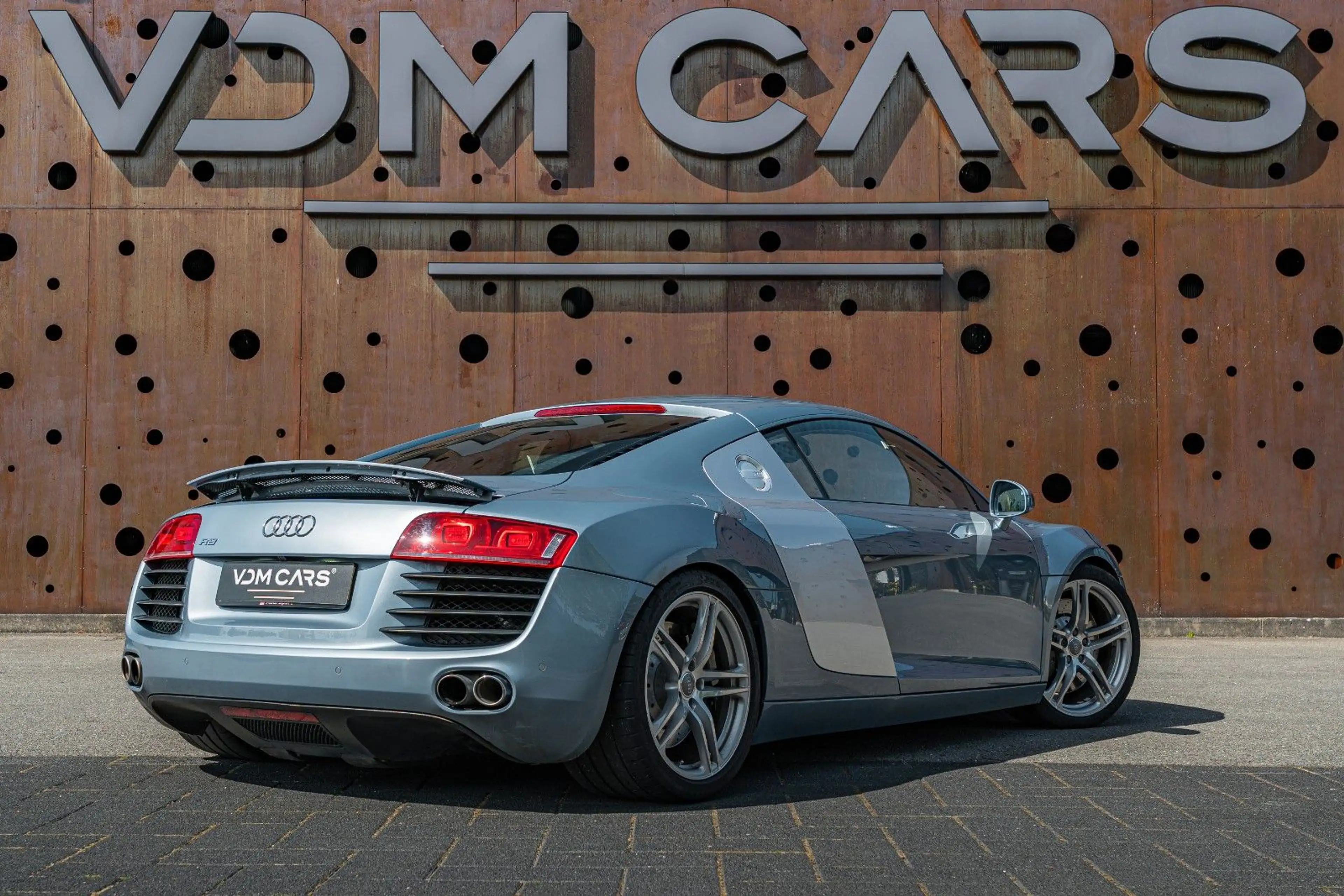 Audi R8 Coupe 4.2 FSI quattro — photo 6