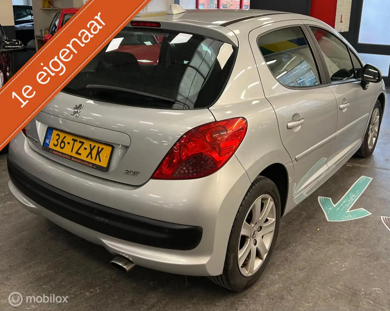 Peugeot 207 1.6 VTi XS Pack. 1e Eigenaar / Airco / 5Drs Grijs - 2