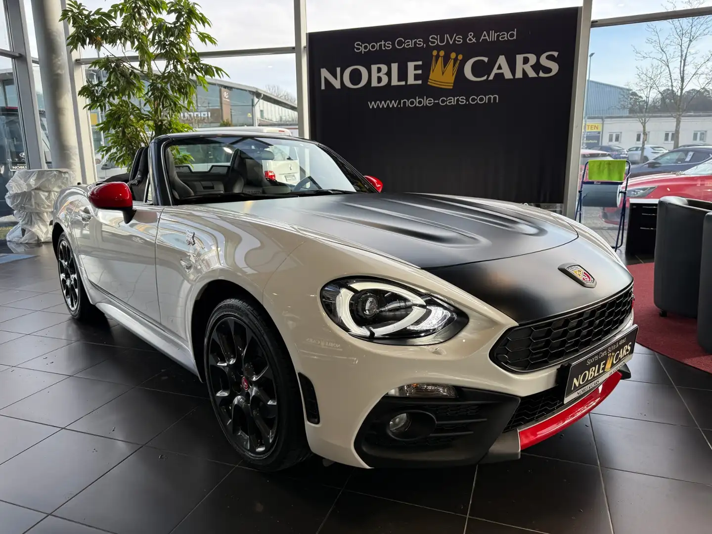 Abarth 124 Spider BOSE LED LEDER ALU Weiß - 1