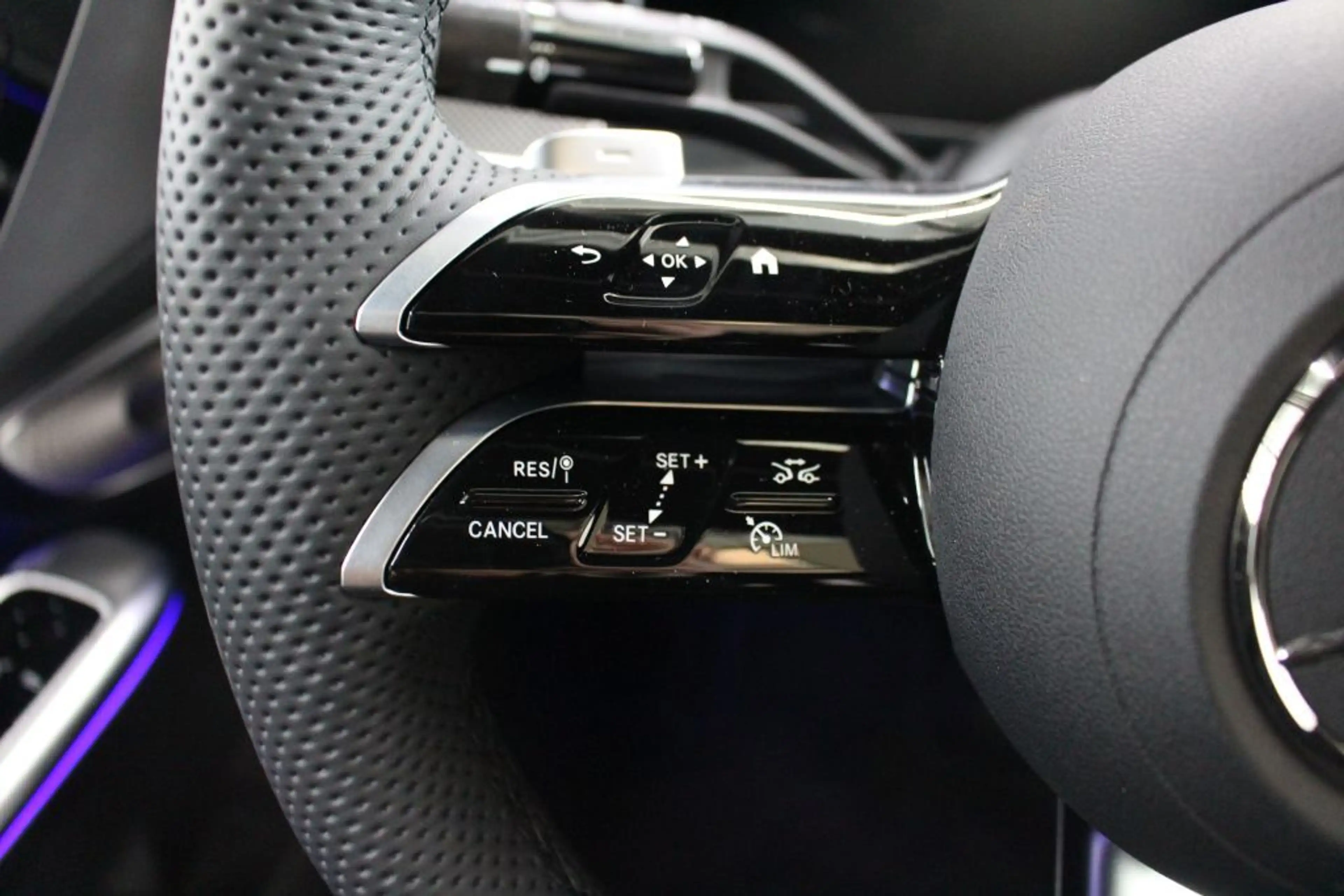 Mercedes-Benz GLC 450 d 4M AMG Coupé Burmester DISTRONIC Night — photo 11