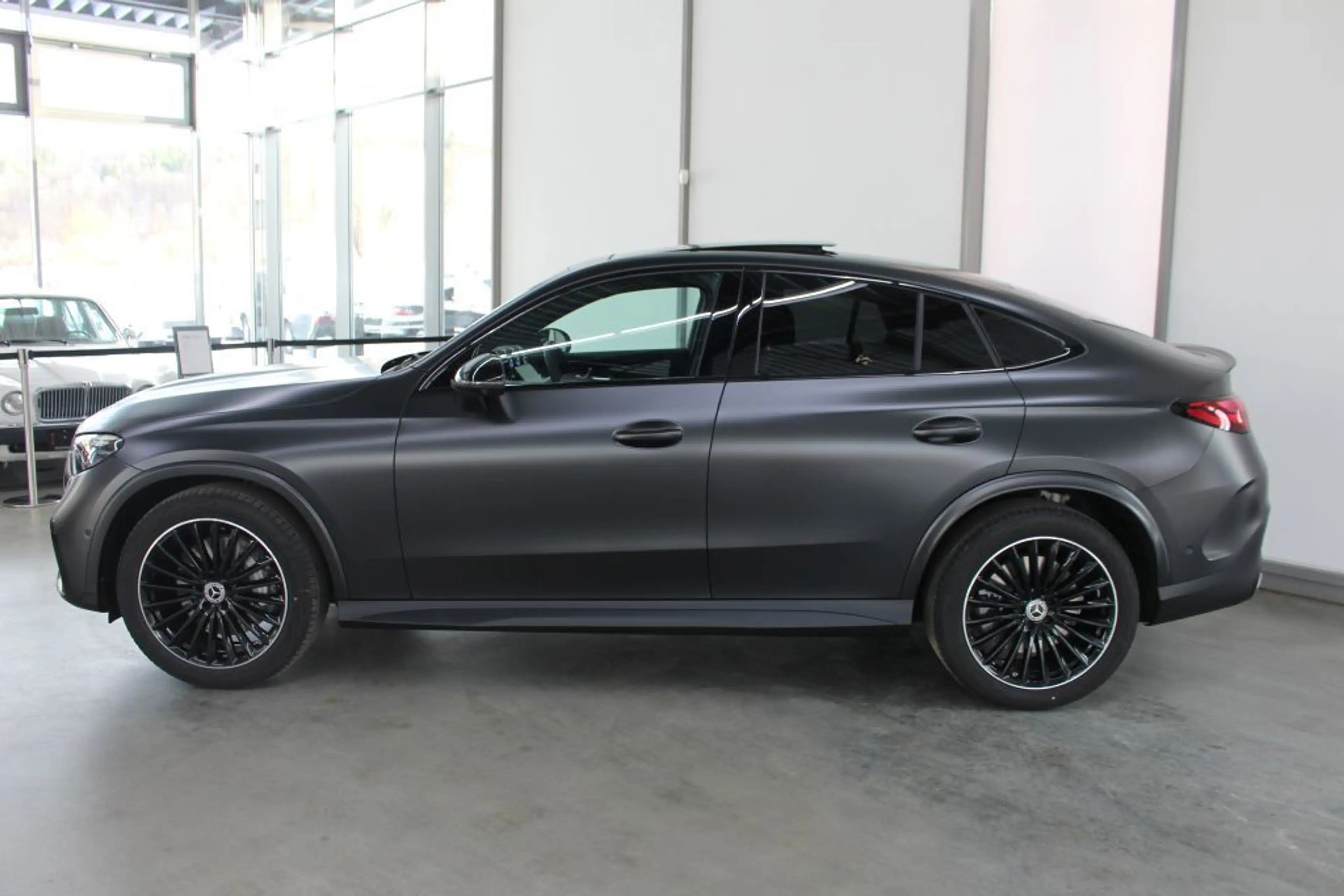 Mercedes-Benz GLC 450 d 4M AMG Coupé Burmester DISTRONIC Night — photo 3