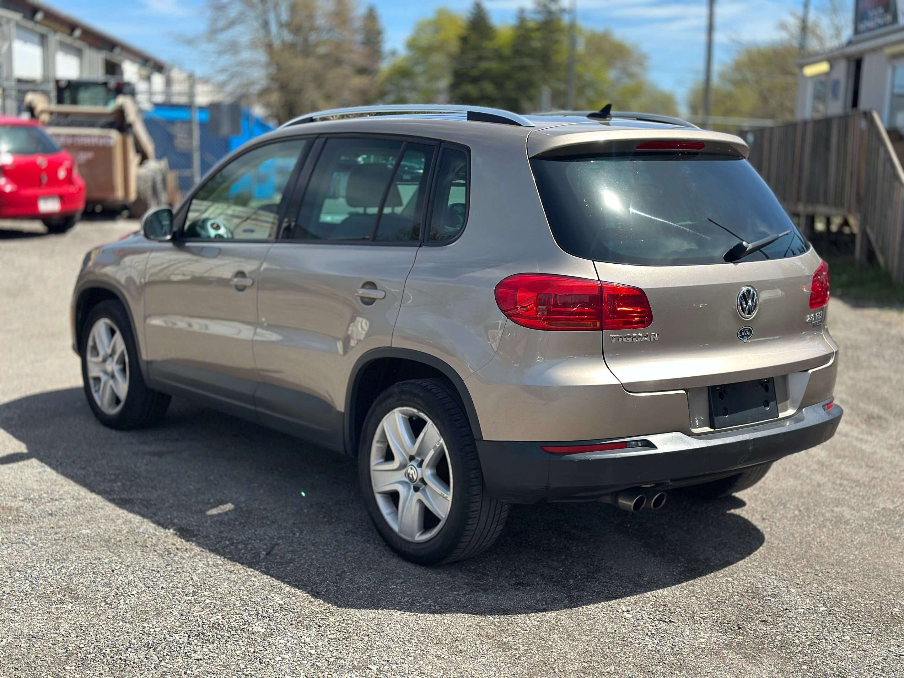 2015 Volkswagen Tiguan Comfortline+AWD+PANOSUNROOF+LOW KMS — снимка 1