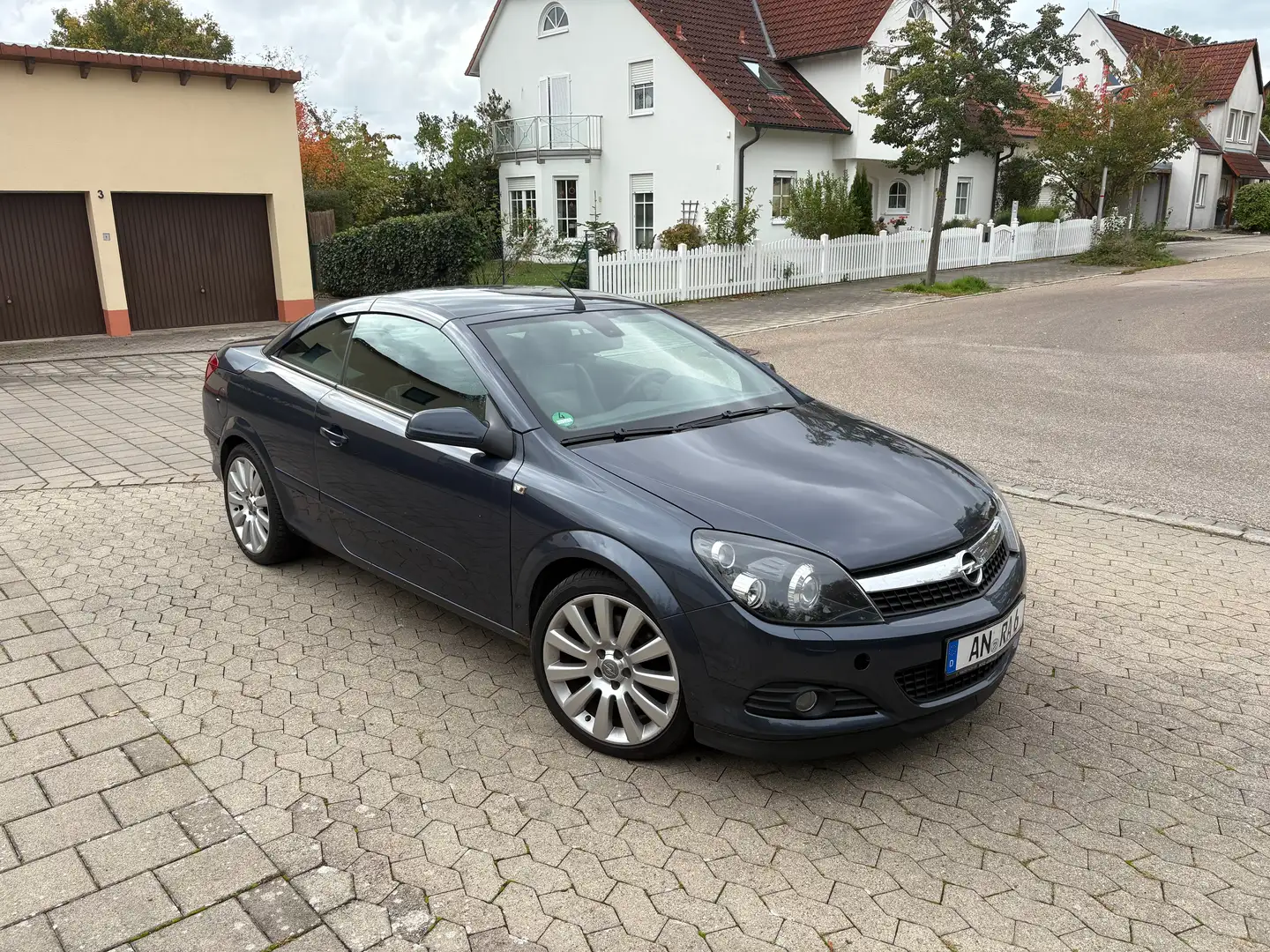 Opel Astra Astra Twin Top Diesel Twin Top 1.9 CDTI Edition Blau - 1