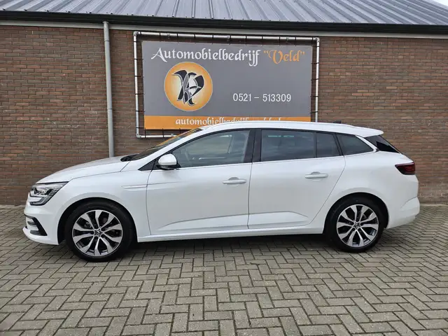 Renault Megane view 3