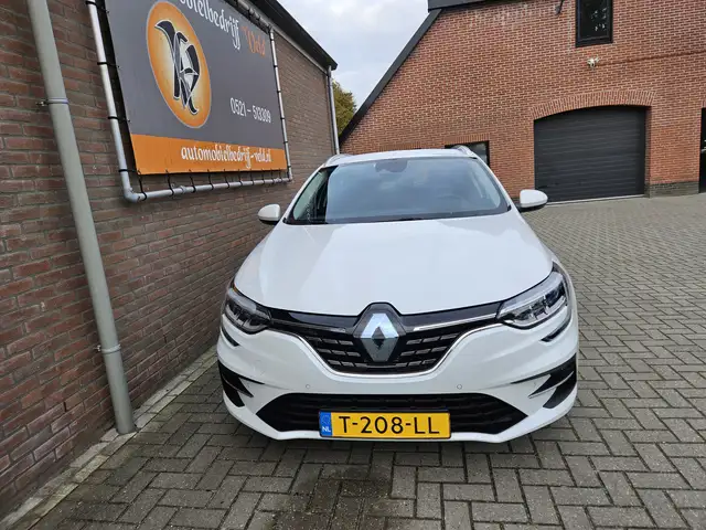 Renault Megane view 2