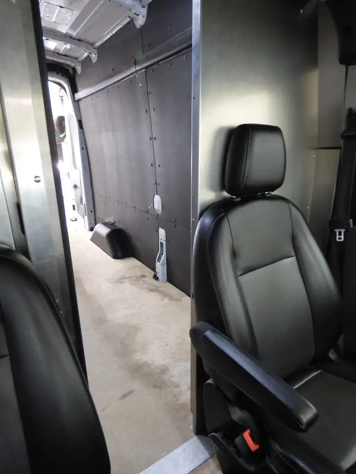 Ford Transit Cargo Van снимка Ford Transit Cargo Van