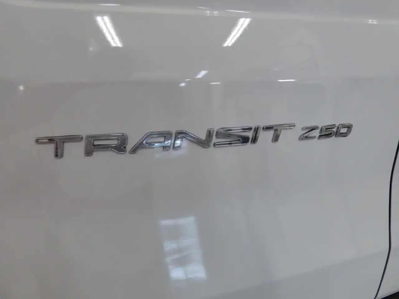 Ford Transit Cargo Van снимка Ford Transit Cargo Van