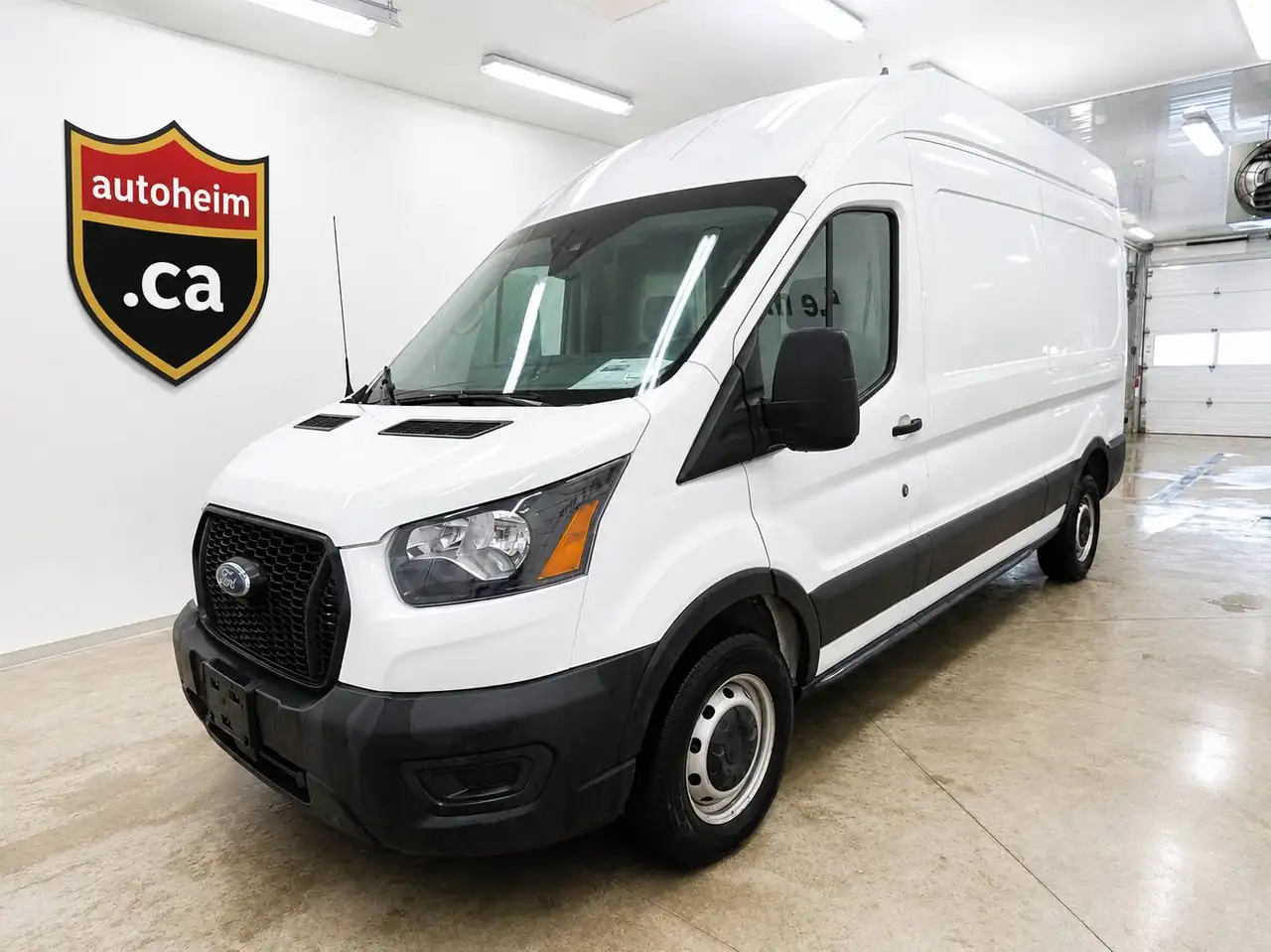 Ford Transit Cargo Van снимка Ford Transit Cargo Van