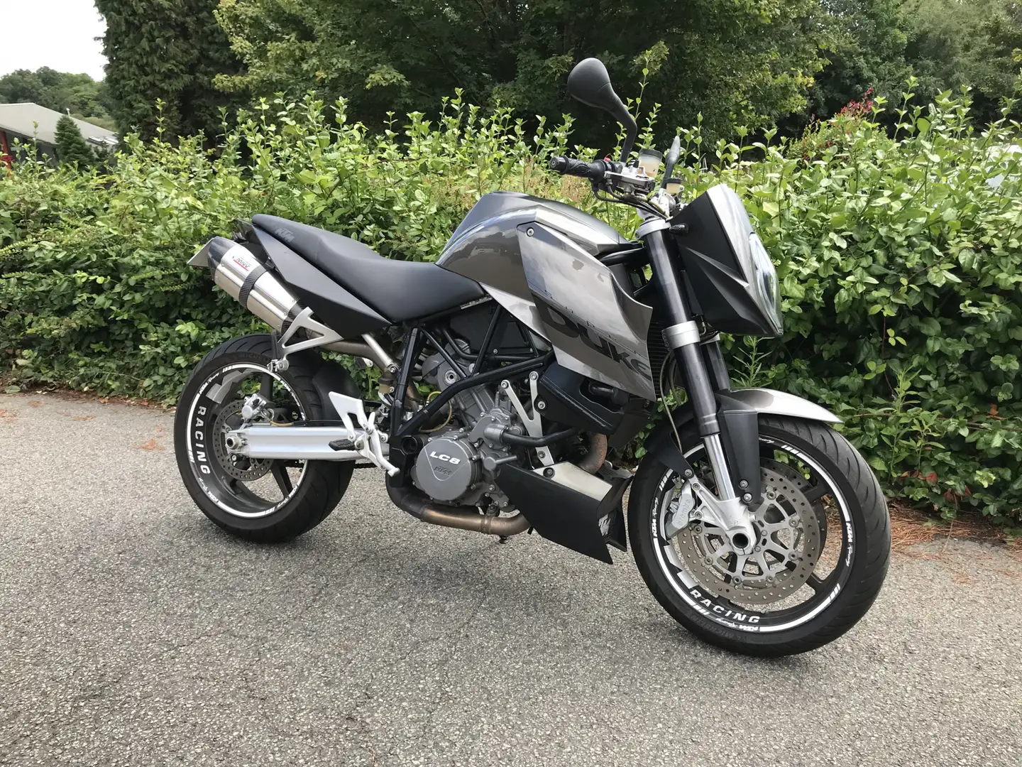 KTM 990 Super Duke Gris - 1