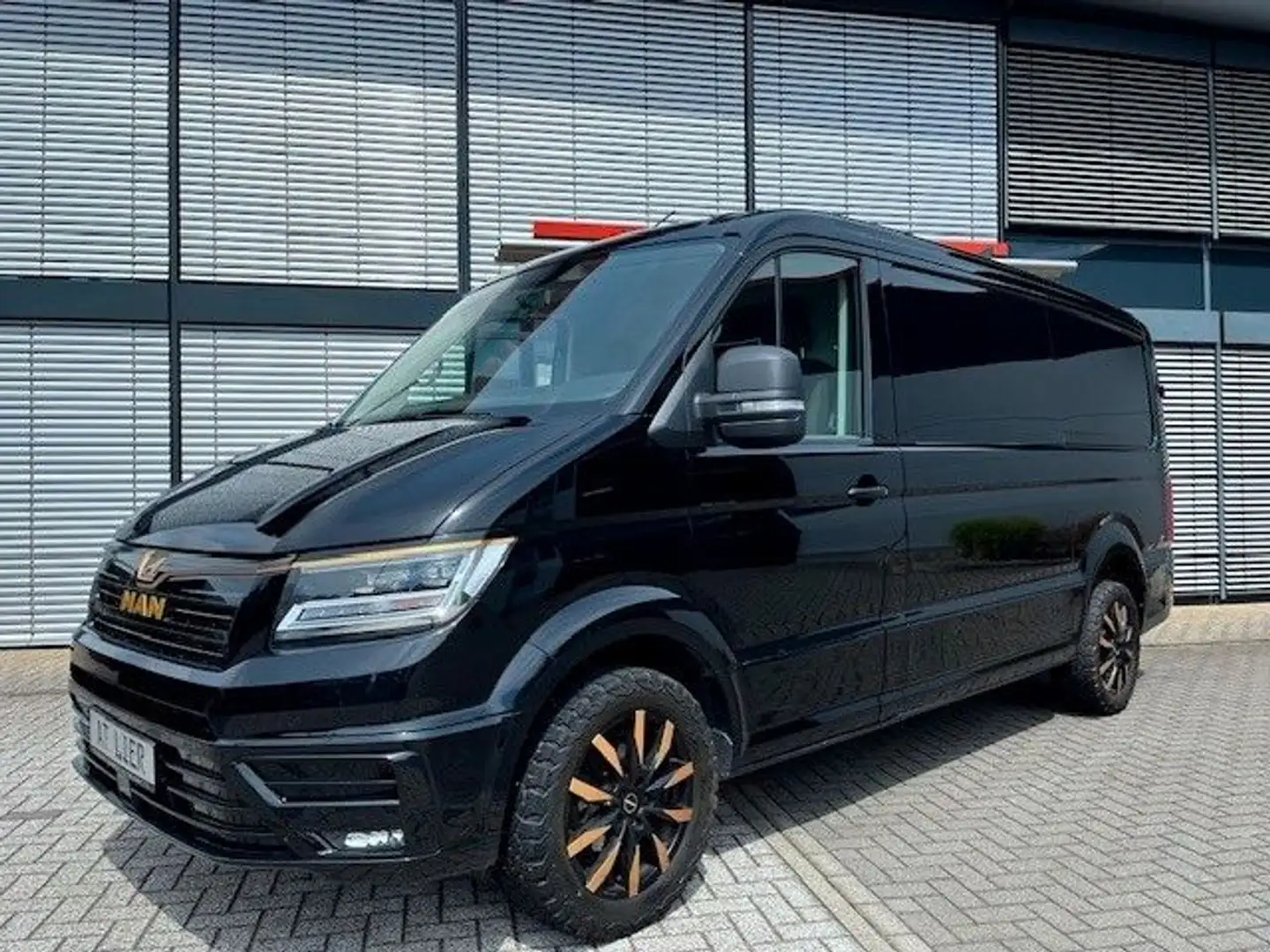 MAN TGE 3.180 Kasten 4x4 LED NAVI KAMERA DAB Negro - 1