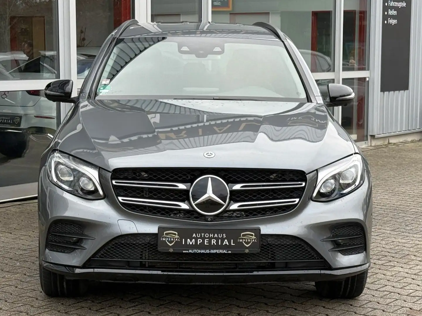 Mercedes-Benz GLC 250 d 4M AMG 9G LEDER+COMAND+ACC+306+LED+BURM Grau - 2