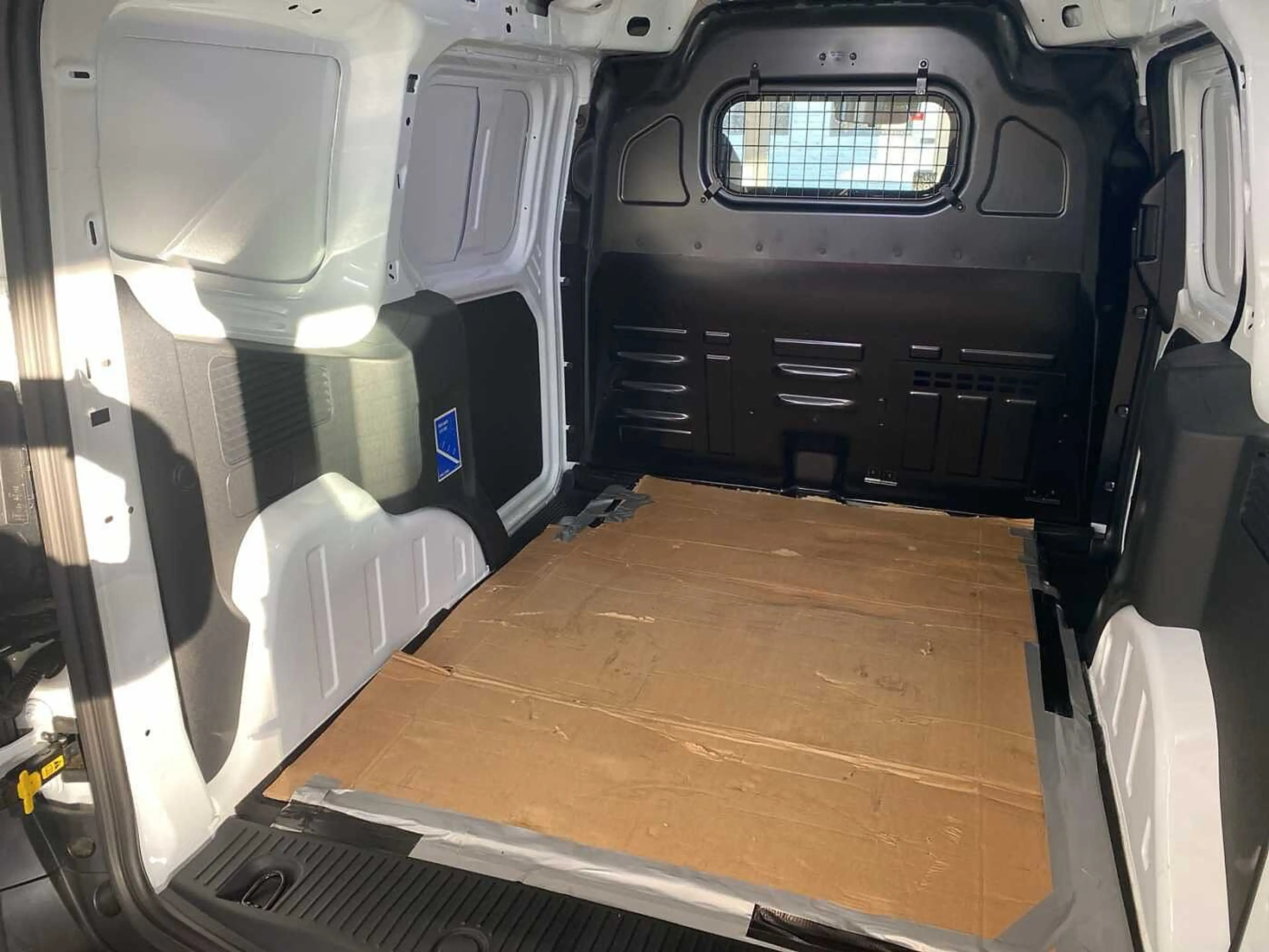 Ford Transit Courier Kasten Trend — photo 6
