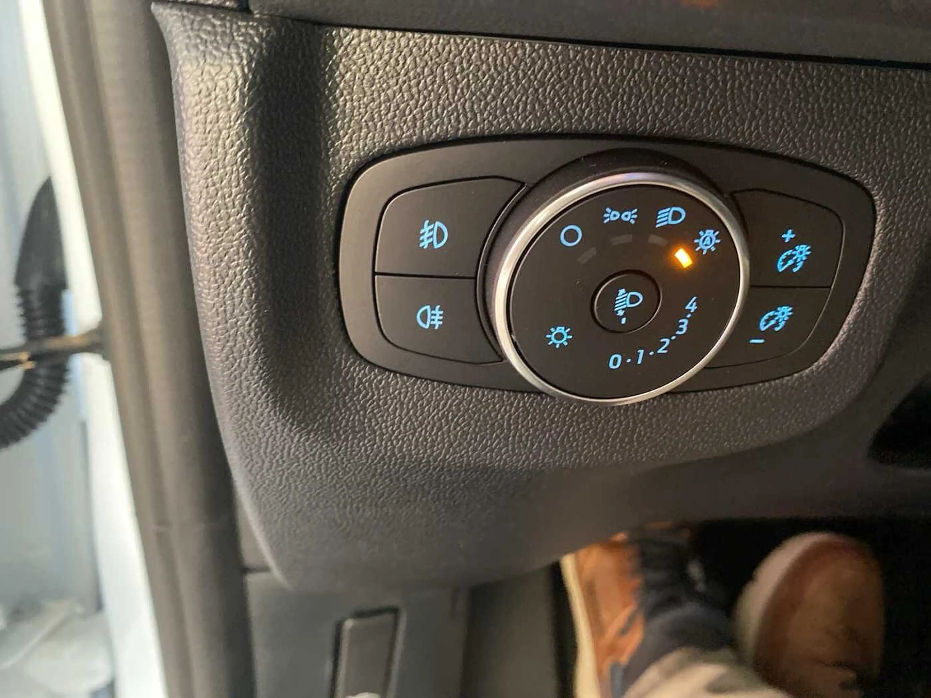 Ford Transit Courier Kasten Trend — photo 14