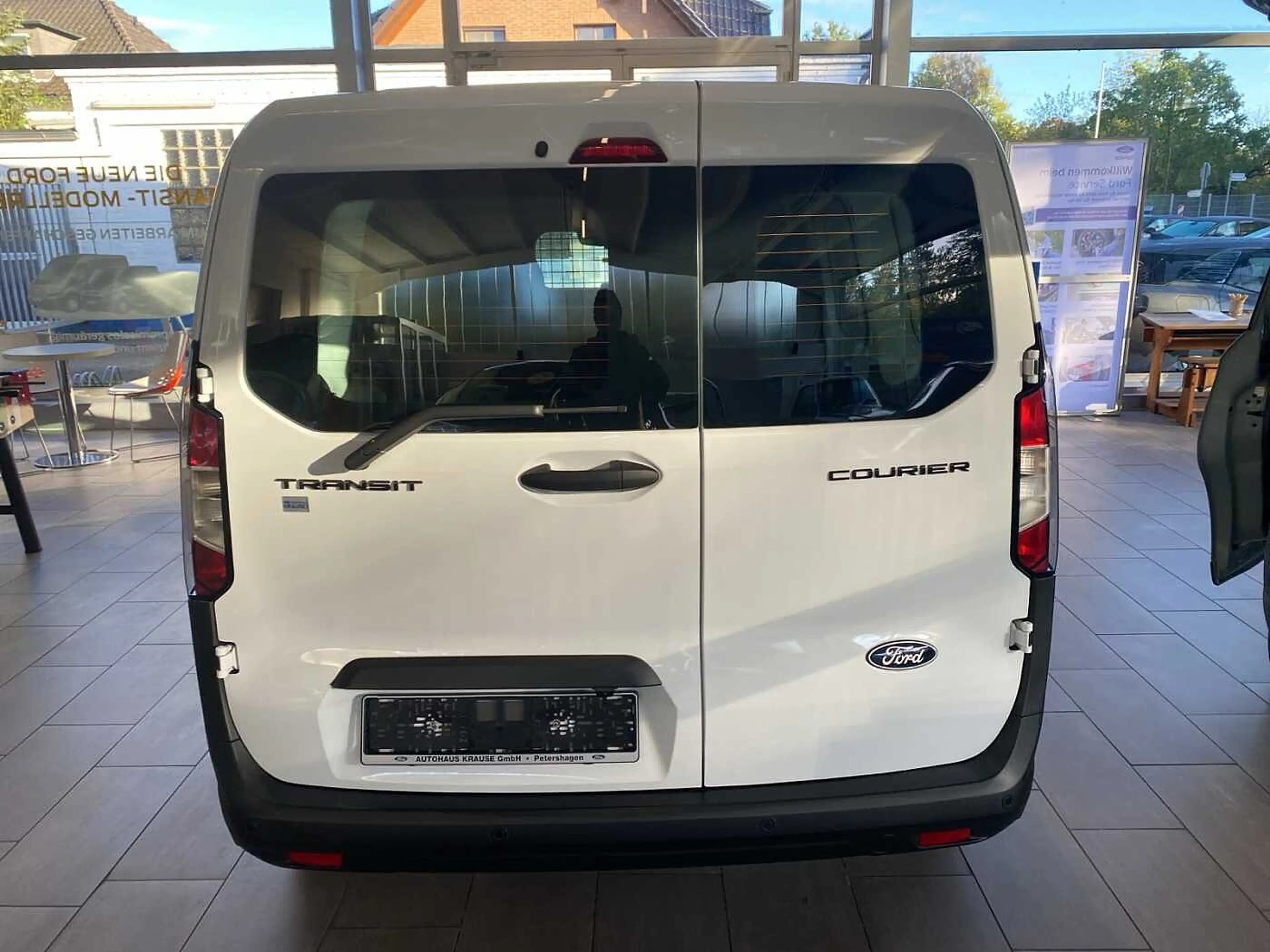 Ford Transit Courier Kasten Trend — photo 5