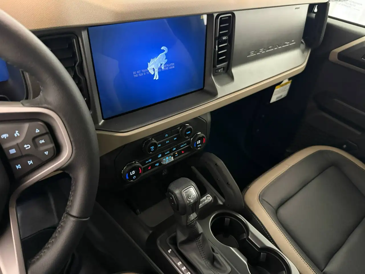 Ford Bronco снимка Ford Bronco