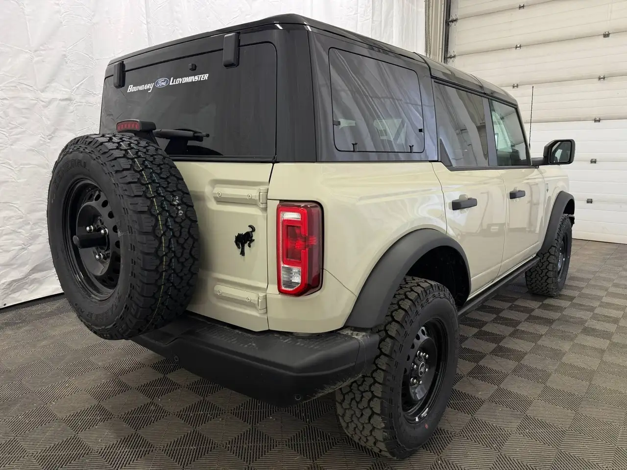 Ford Bronco снимка Ford Bronco