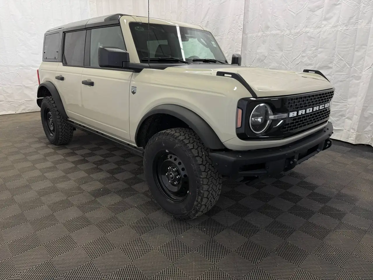 Ford Bronco снимка Ford Bronco