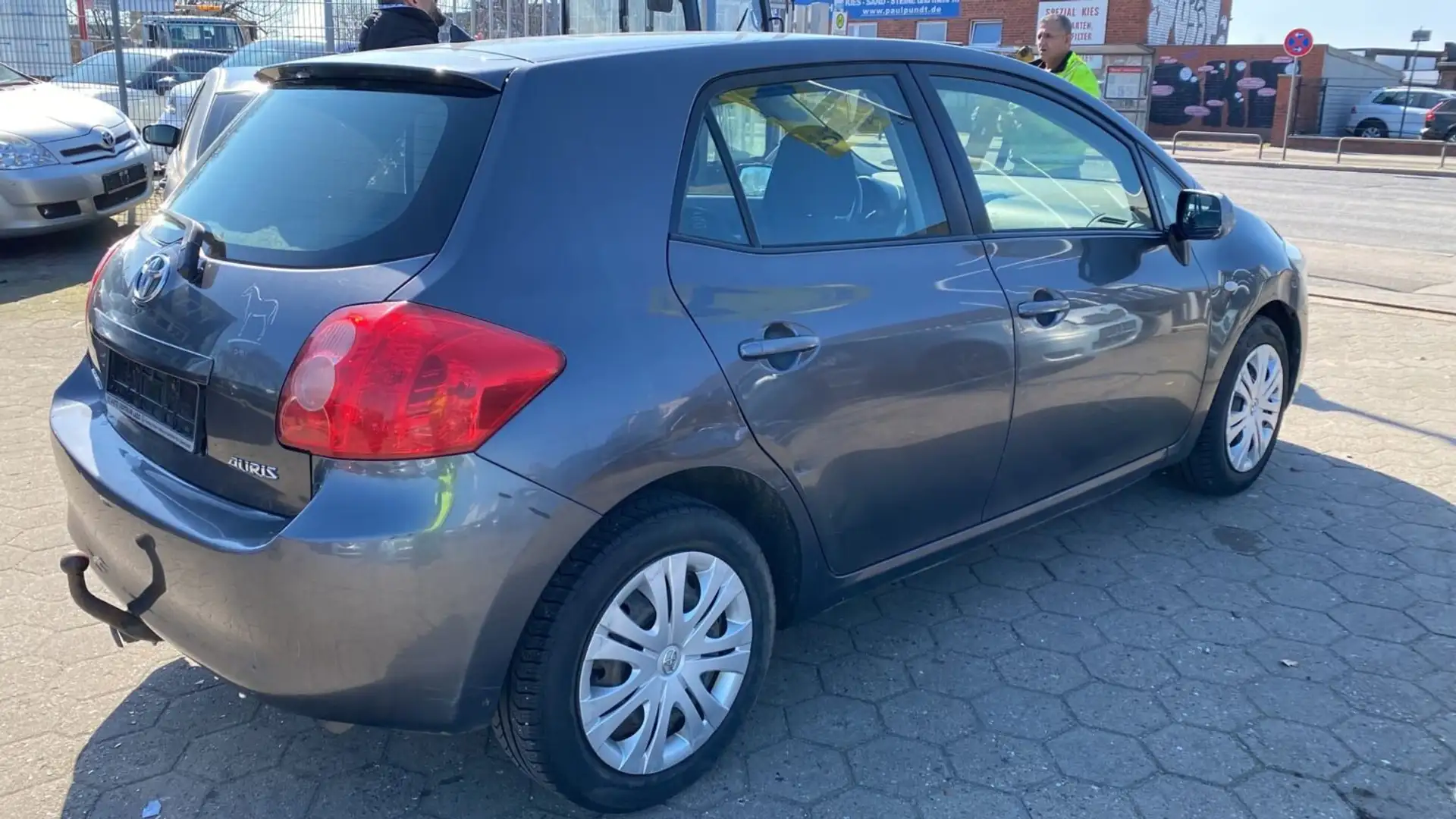 Toyota Auris Sol Grau - 1