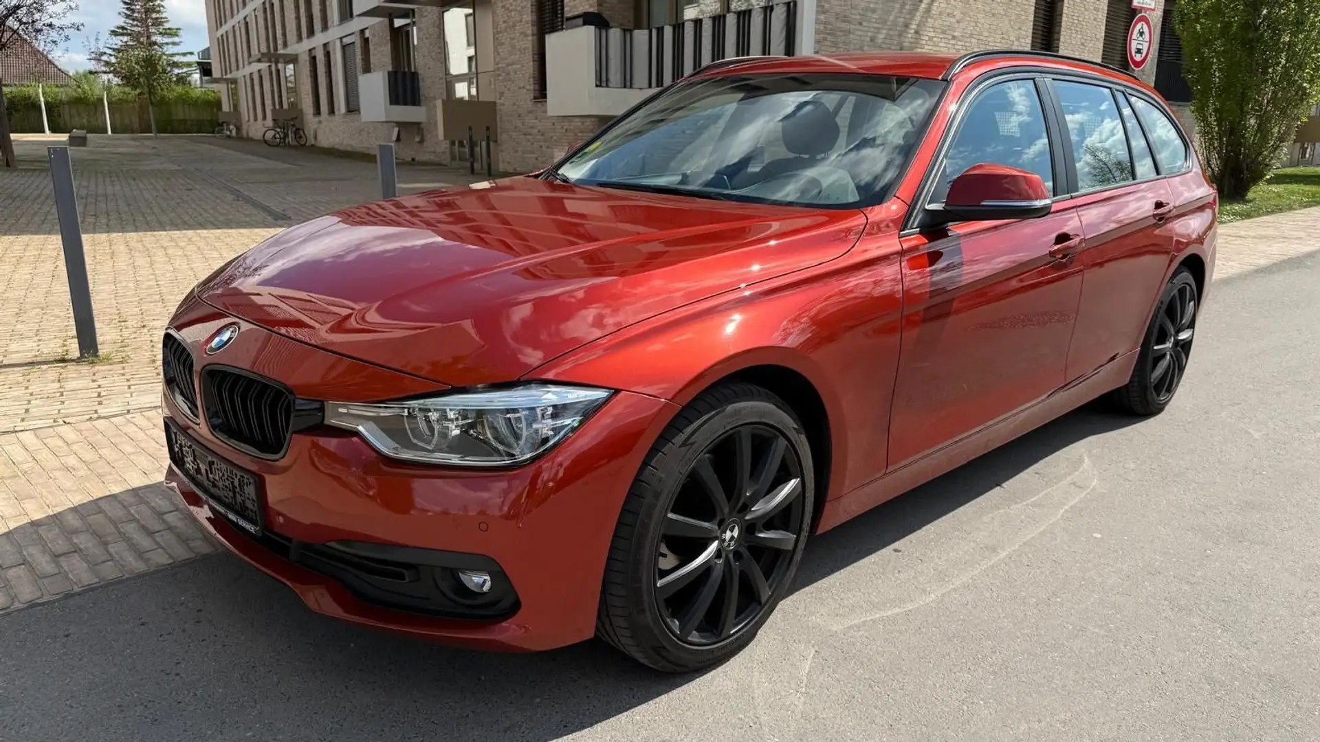 BMW 318 Baureihe 3 Touring |NAVI|LED|SHZ|AHK|PDC|LM Arancione - 2
