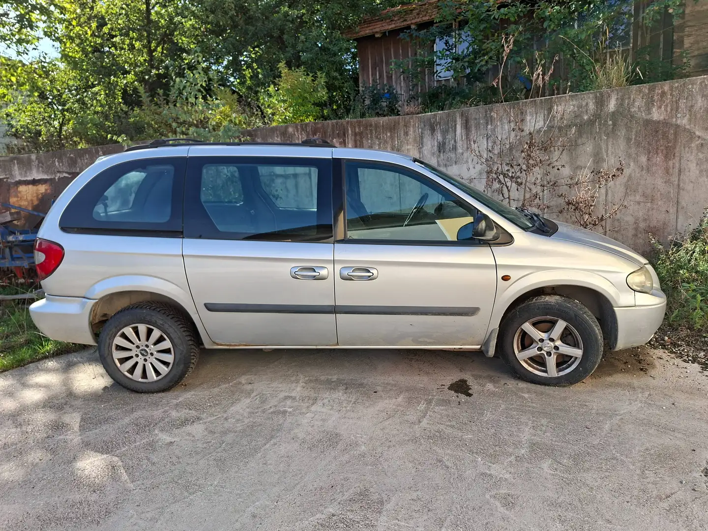 Chrysler Voyager Voyager 2,5 SE CRD Austria SE Austria Silber - 2