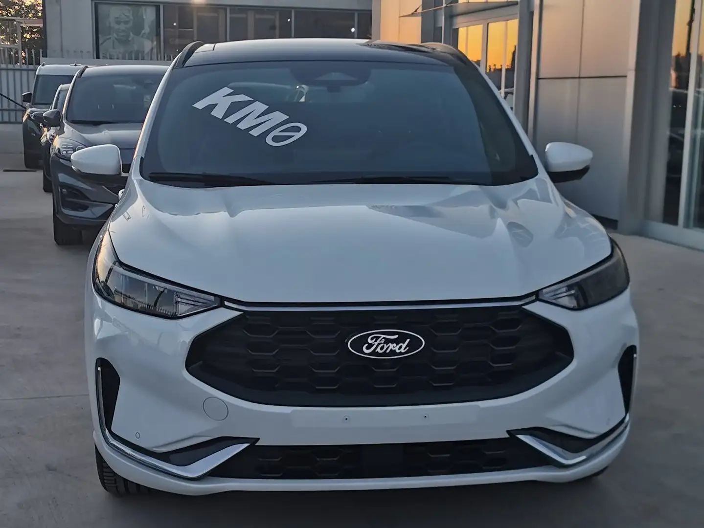 Ford Kuga Kuga 2.5 full hybrid ST-Line X 2wd 190cv cvt Bianco - 2