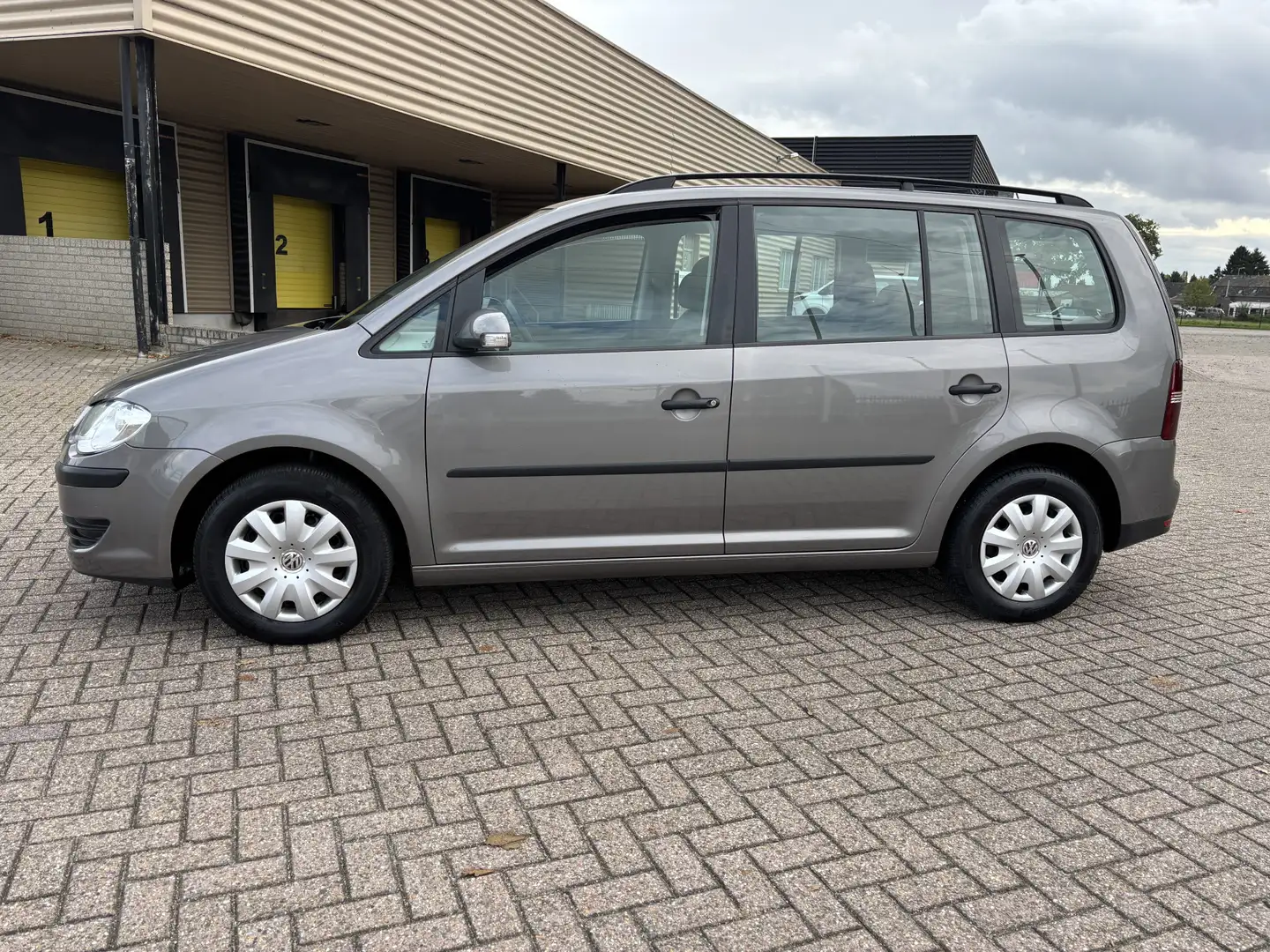 Volkswagen Touran 1.4 TSI Optive Automaat [ airco,audio,cruise,pdc ] Grijs - 2