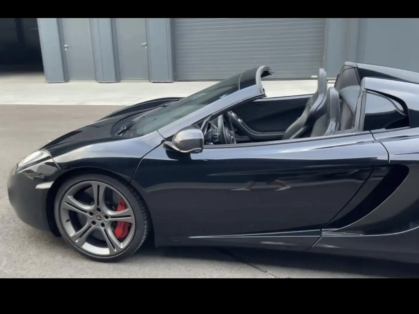 McLaren MP4-12C McLaren Spider MP4 12C V8 3.8 625 ch Schwarz - 1
