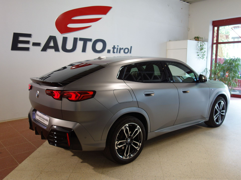 BMW X2 18d Aut. *M-SPORT PAKET INNEN/AUSSEN *PANO *ERSTB — photo 9